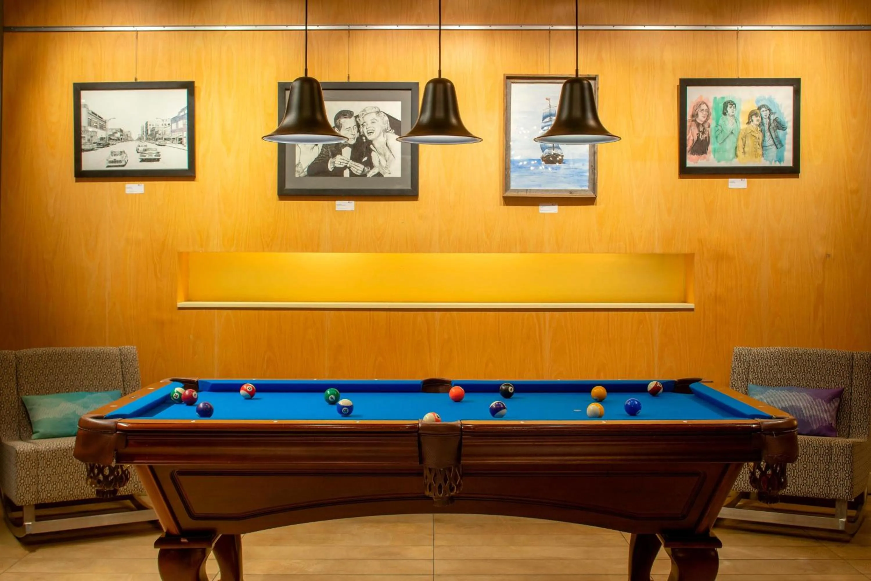 Swimming pool in Aloft Hotel Rogers Bentonville