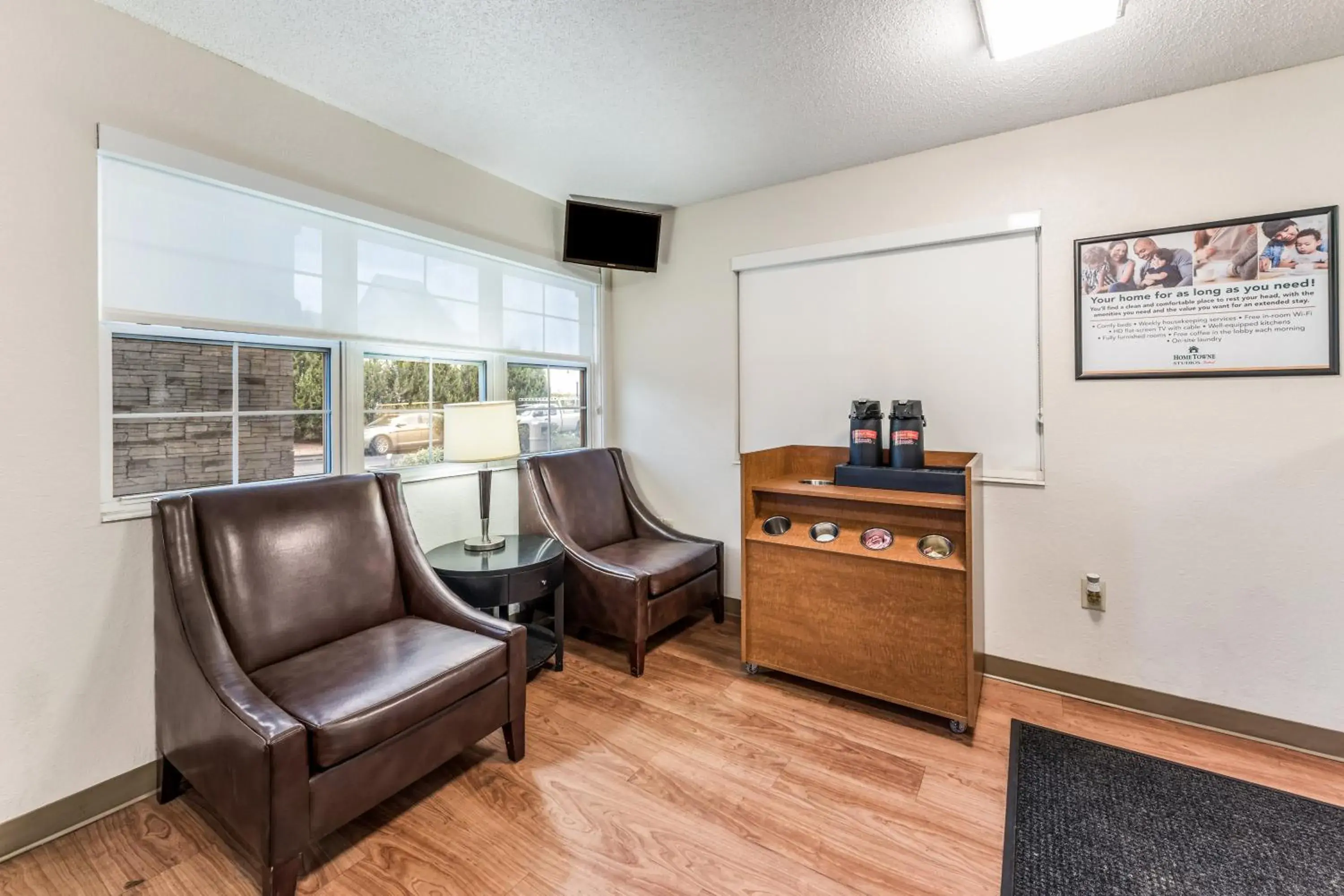 Lobby or reception in HomeTowne by Red Roof Studios Cincinnati - Sharonville Lobby or reception in HomeTowne by Red Roof Studios Cincinnati - Sharonville