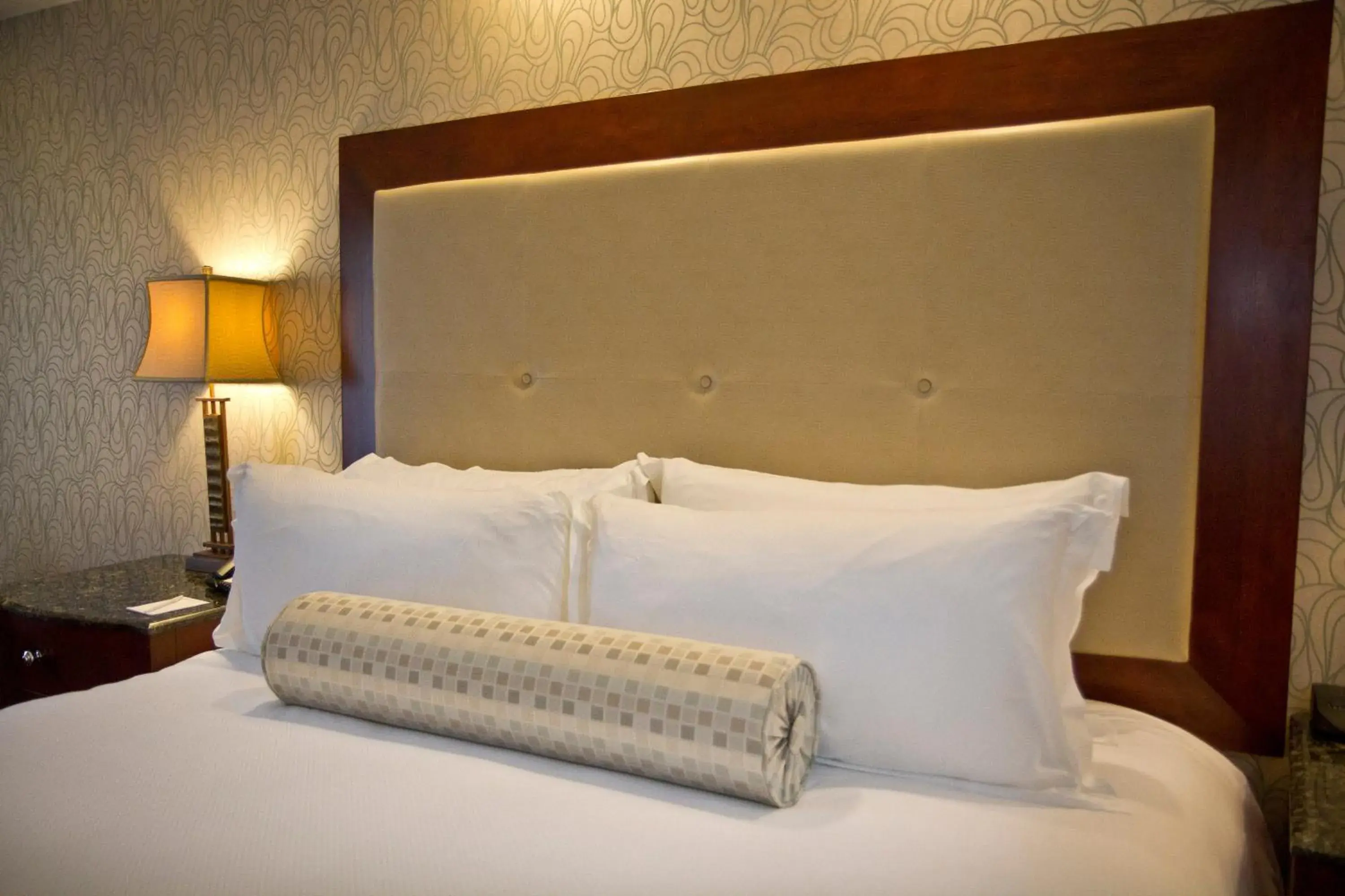 Bedroom, Bed in Town & Country Inn and Suites Bedroom, Bed in Town & Country Inn and Suites