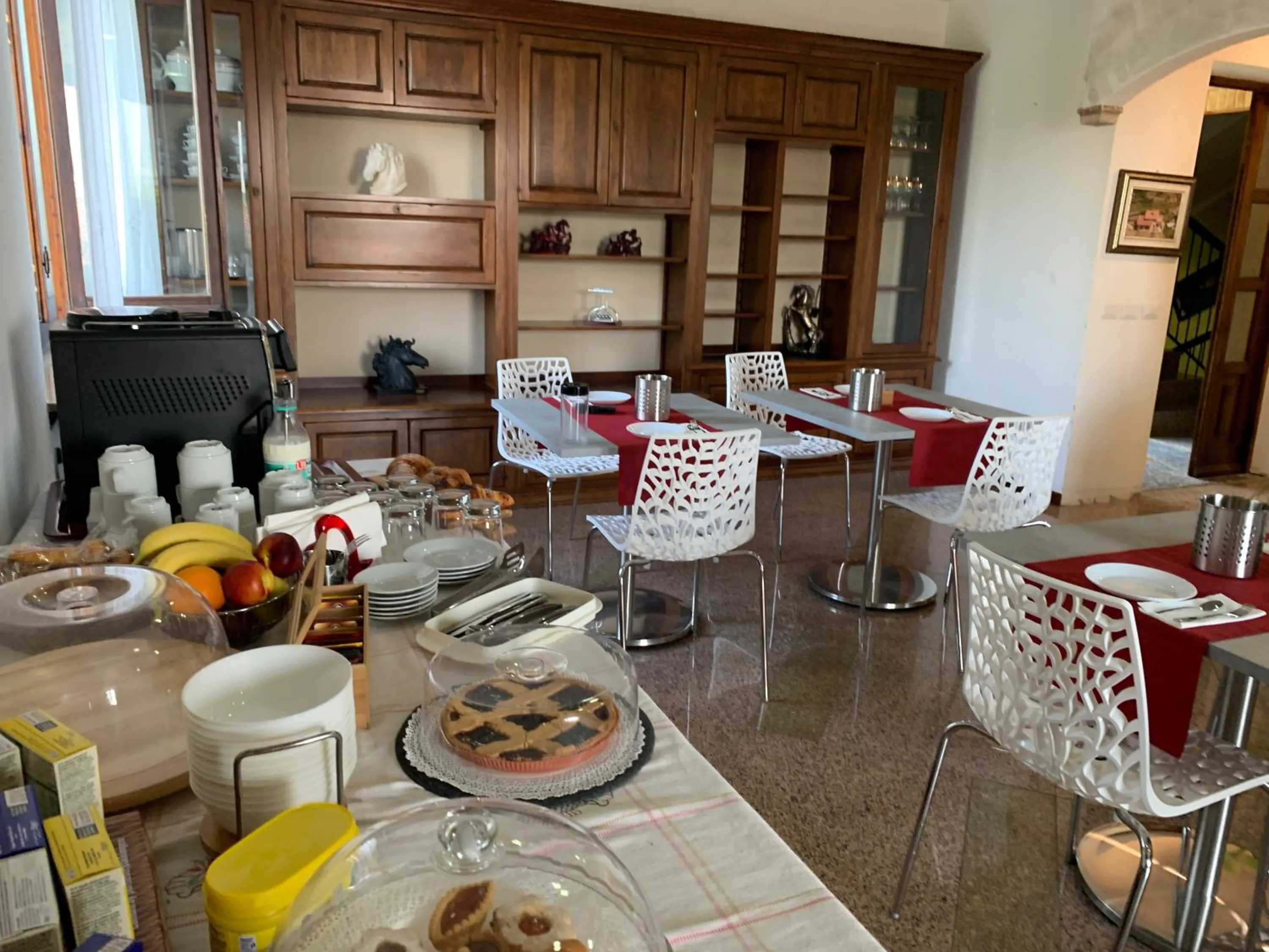 Buffet breakfast in Villa Cuore