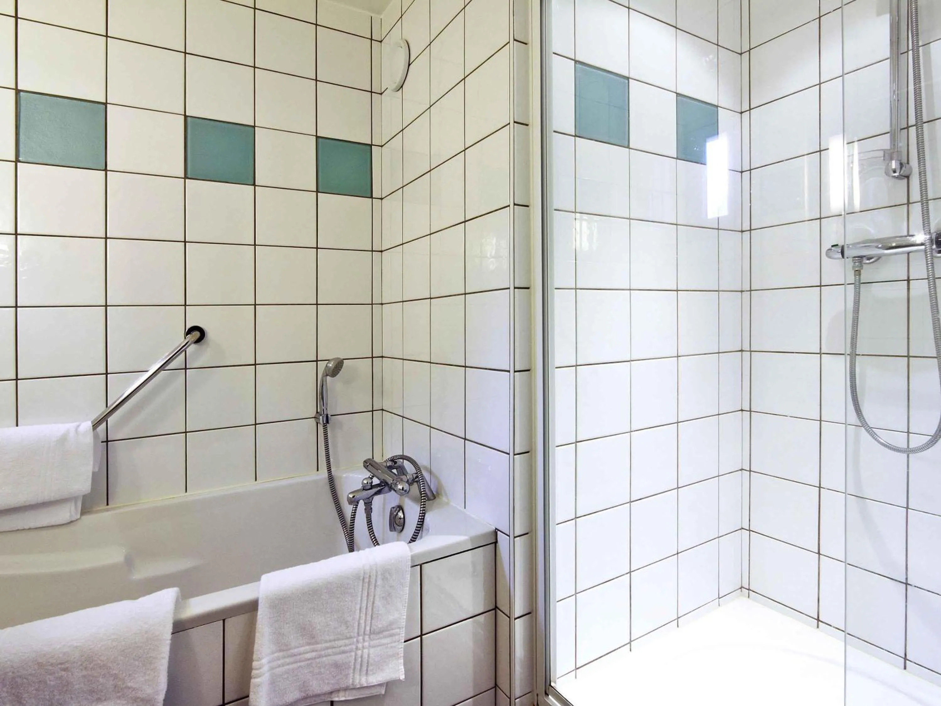 Bedroom in Mercure Hexagone Luxeuil