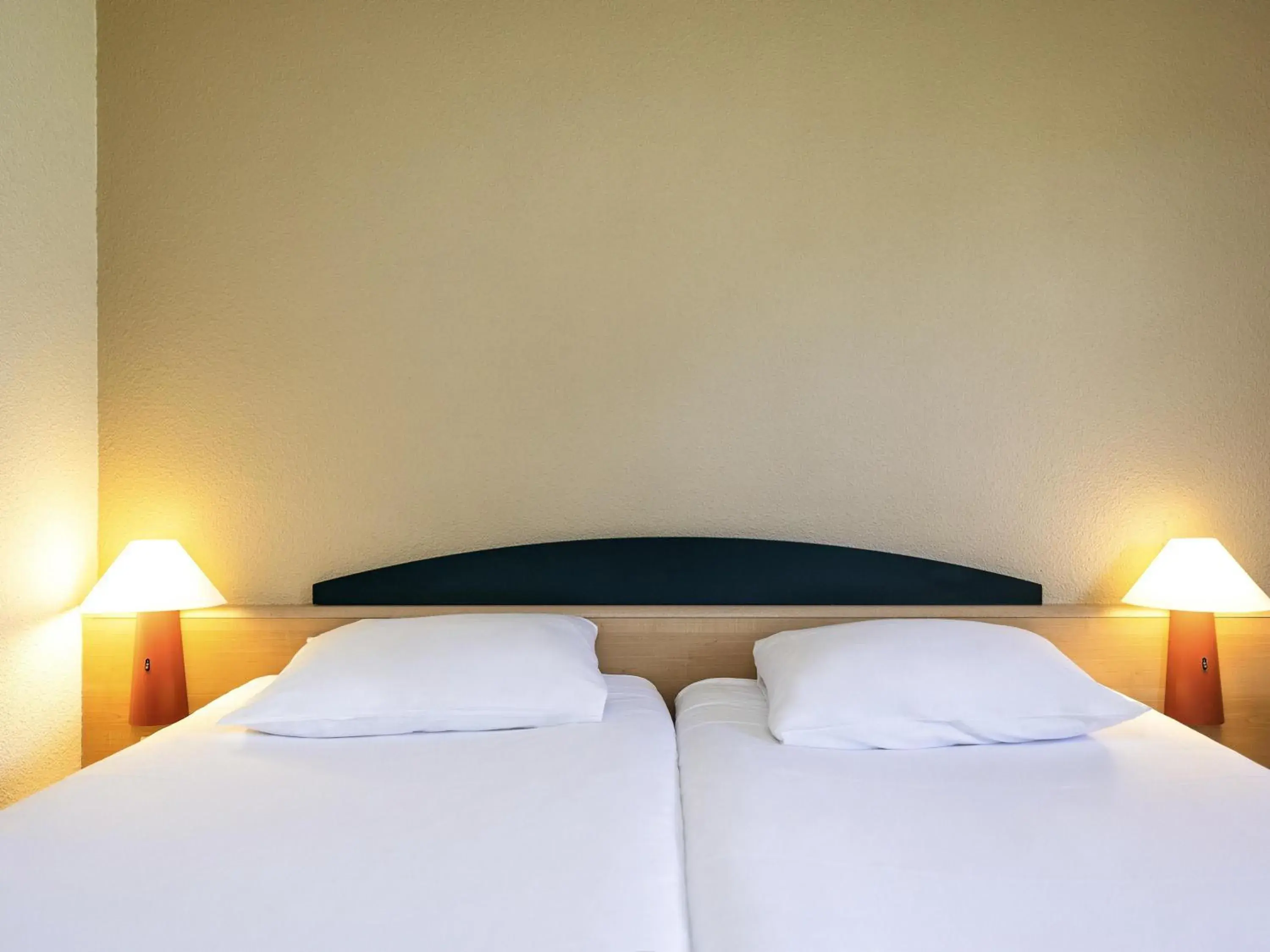 Bedroom, Bed in Hotel ibis Autun Bedroom, Bed in Hotel ibis Autun