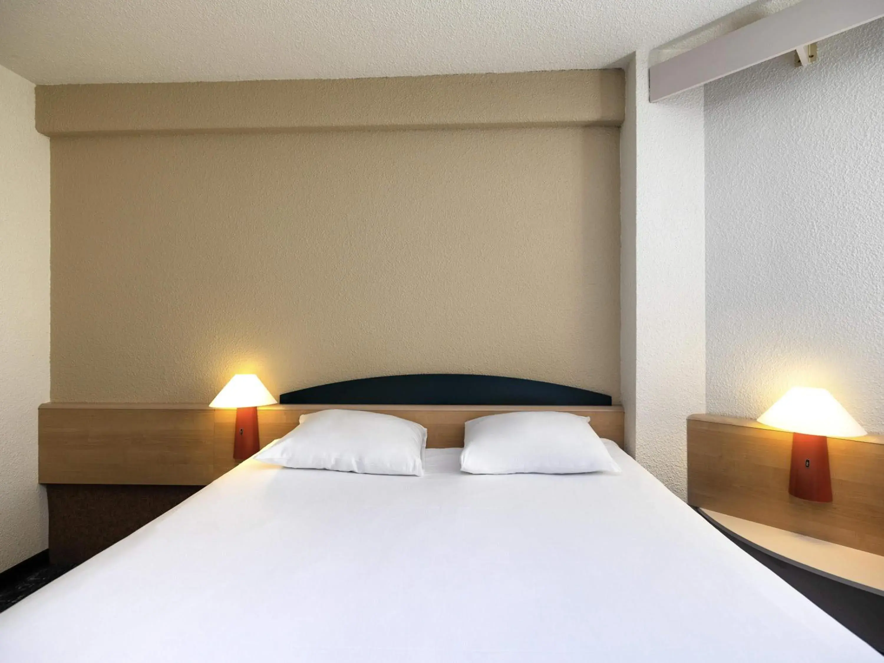Bedroom, Bed in Hotel ibis Autun Bedroom, Bed in Hotel ibis Autun