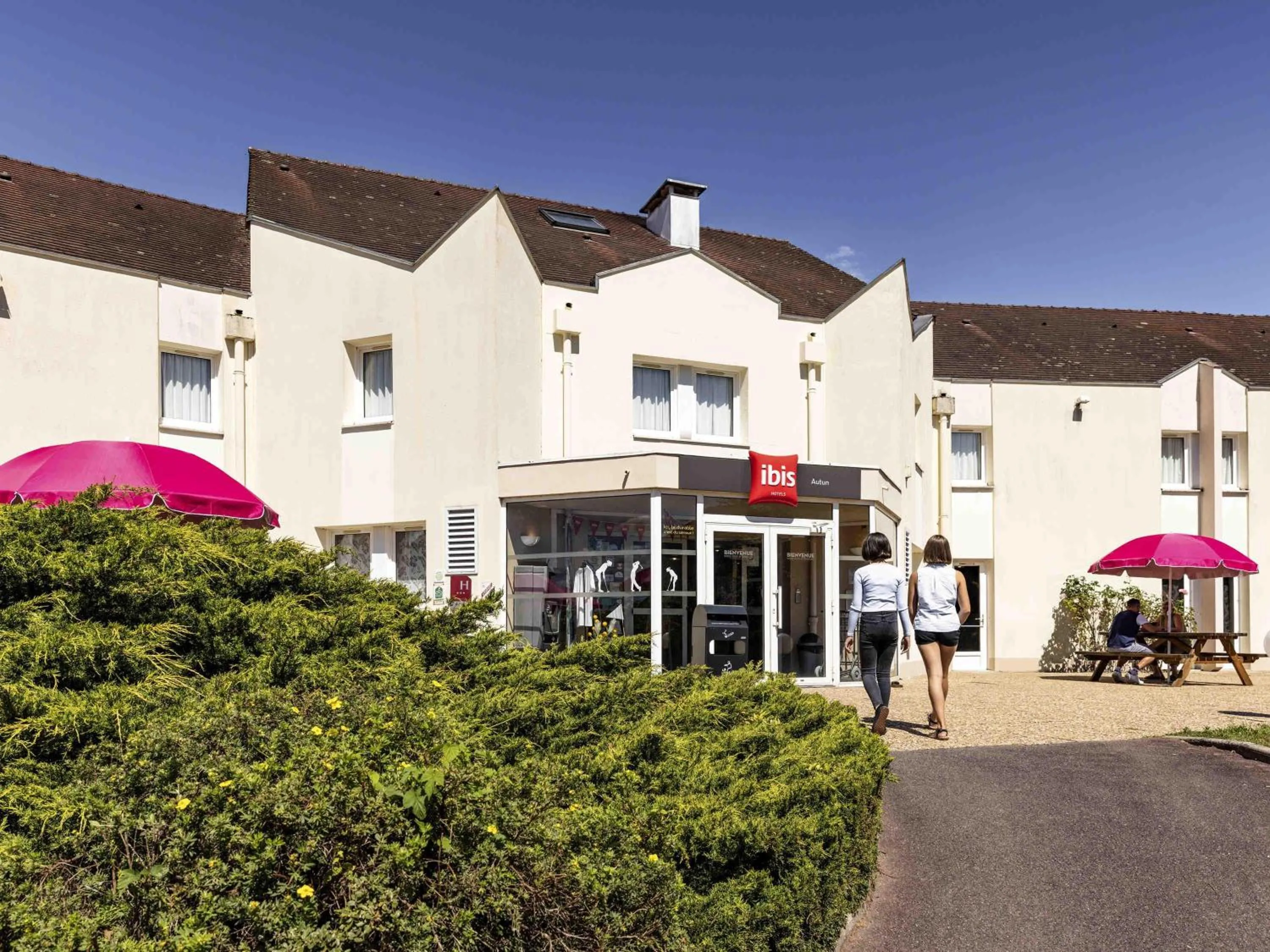 Property building in Hotel ibis Autun