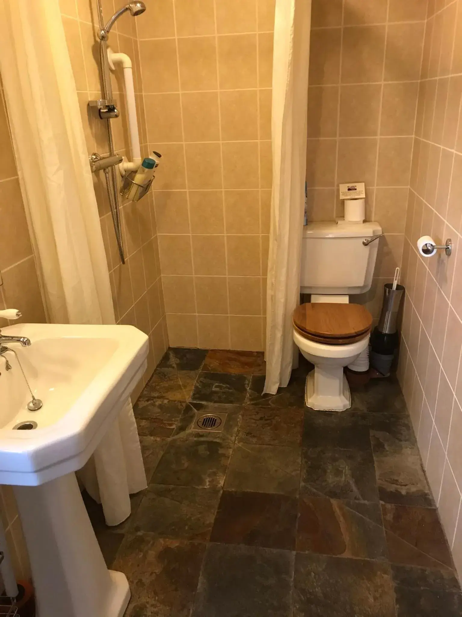 Single Room - single occupancy in Vale Farm Single Room - single occupancy in Vale Farm