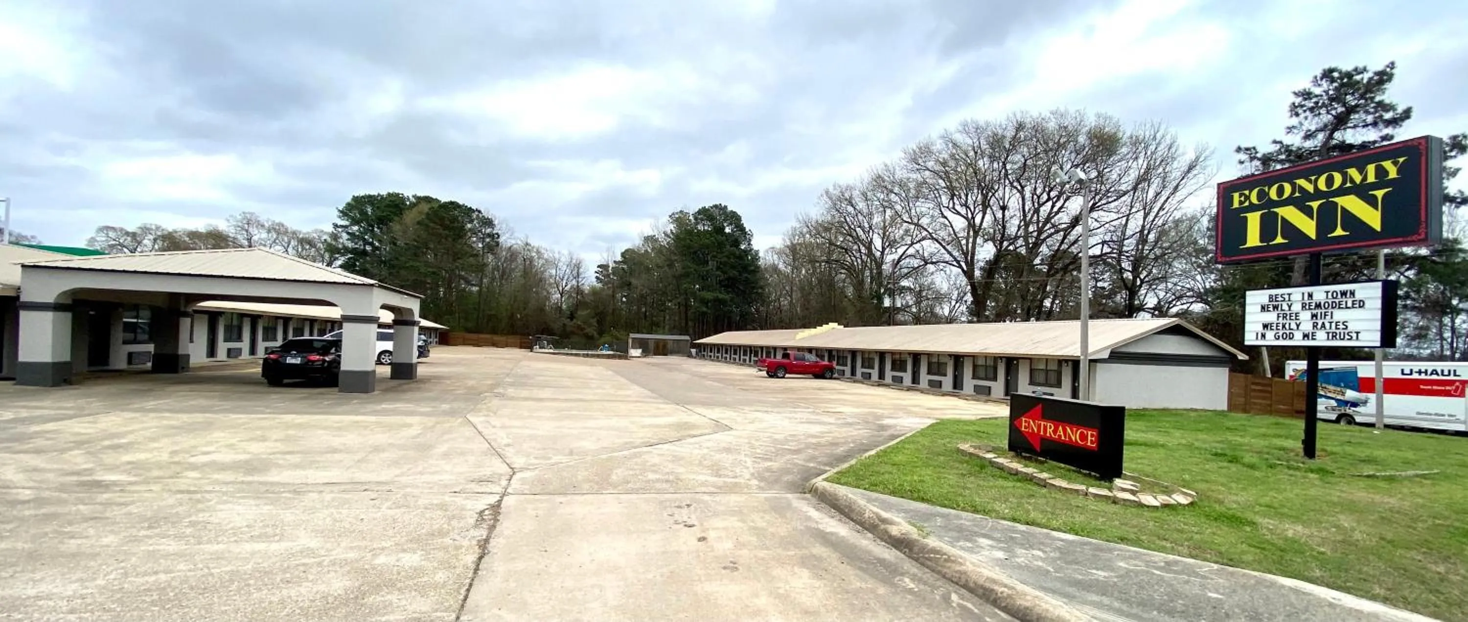 Property building in Economy Inn Ashdown