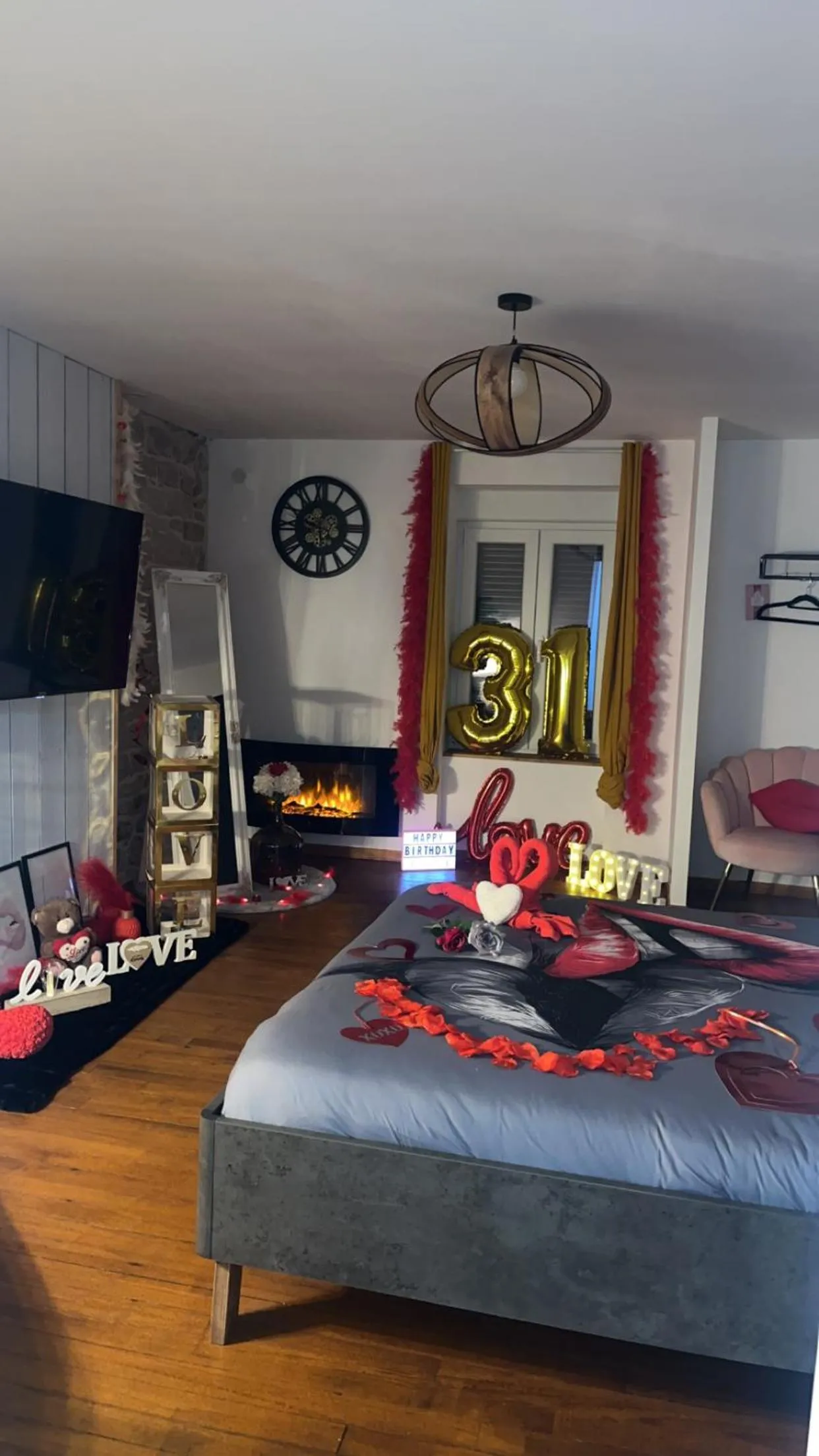 Bed in MANOIR AUX trois charmes