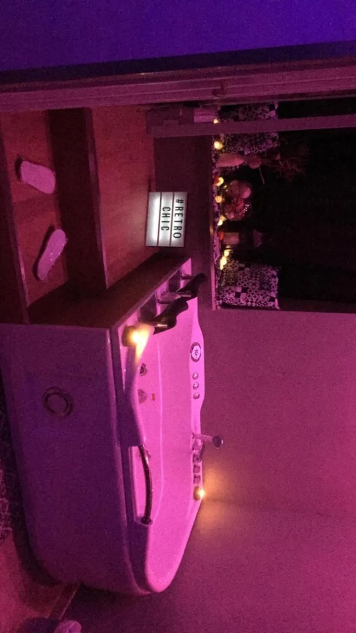 MANOIR AUX trois charmes