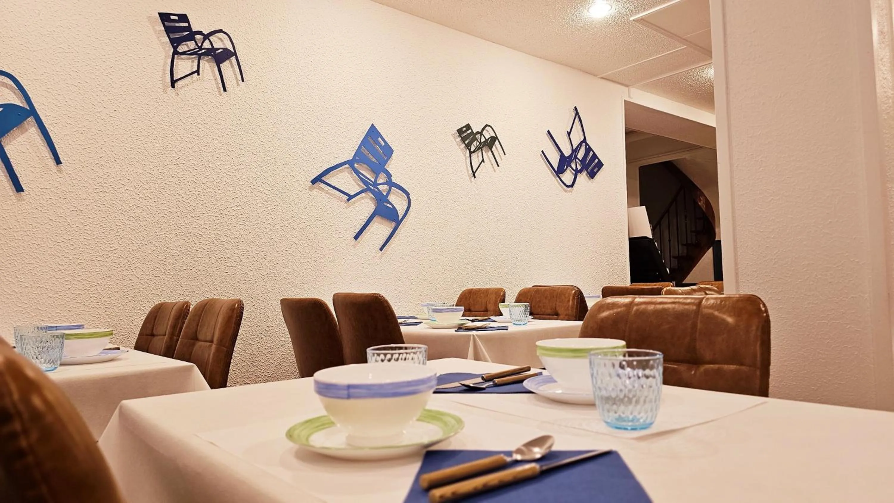 Buffet breakfast in Escal Hôtel