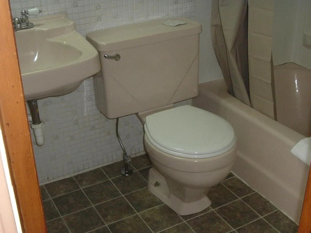 Bathroom in Fels Three Crown Motel