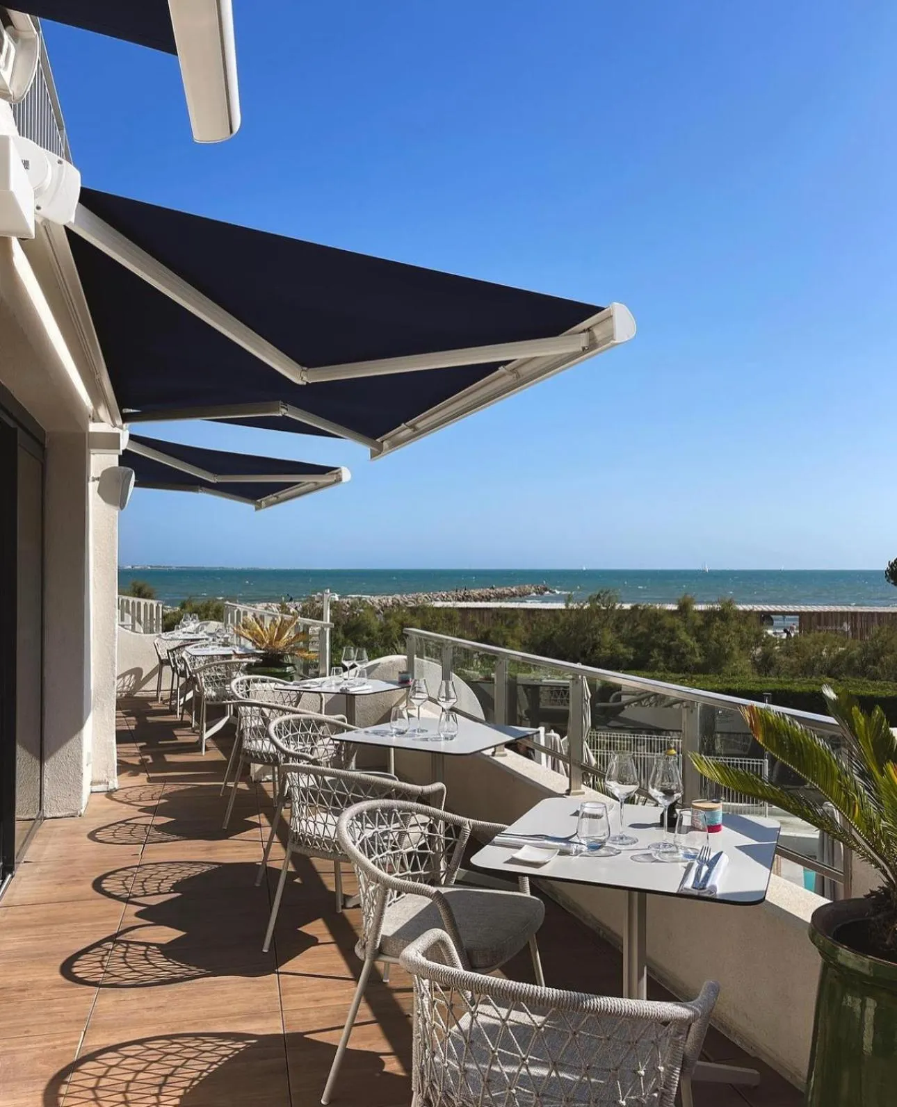 Patio in Hôtel La Plage 5 étoiles La Grande Motte