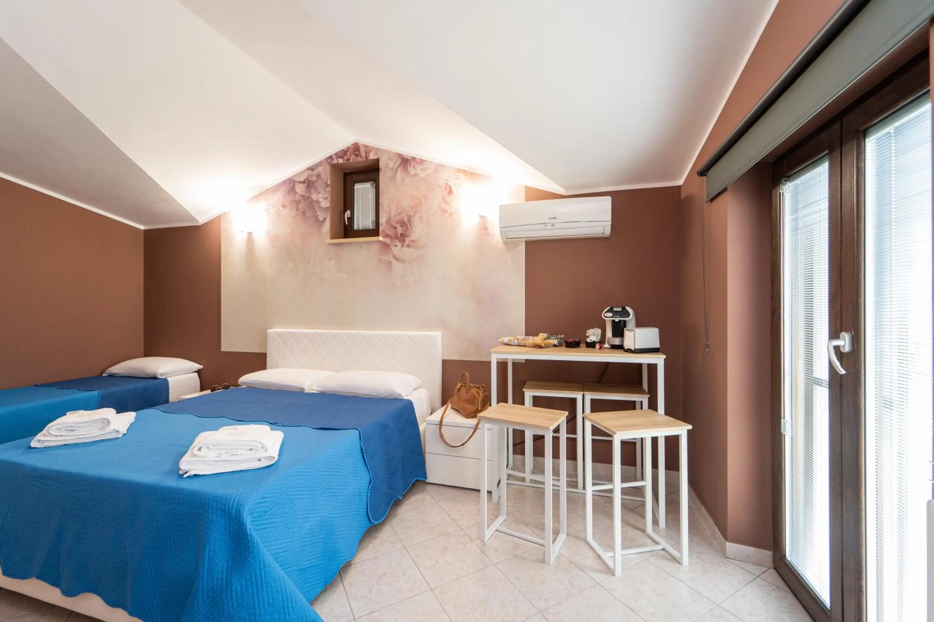 Bed in B&B Golden House & spa