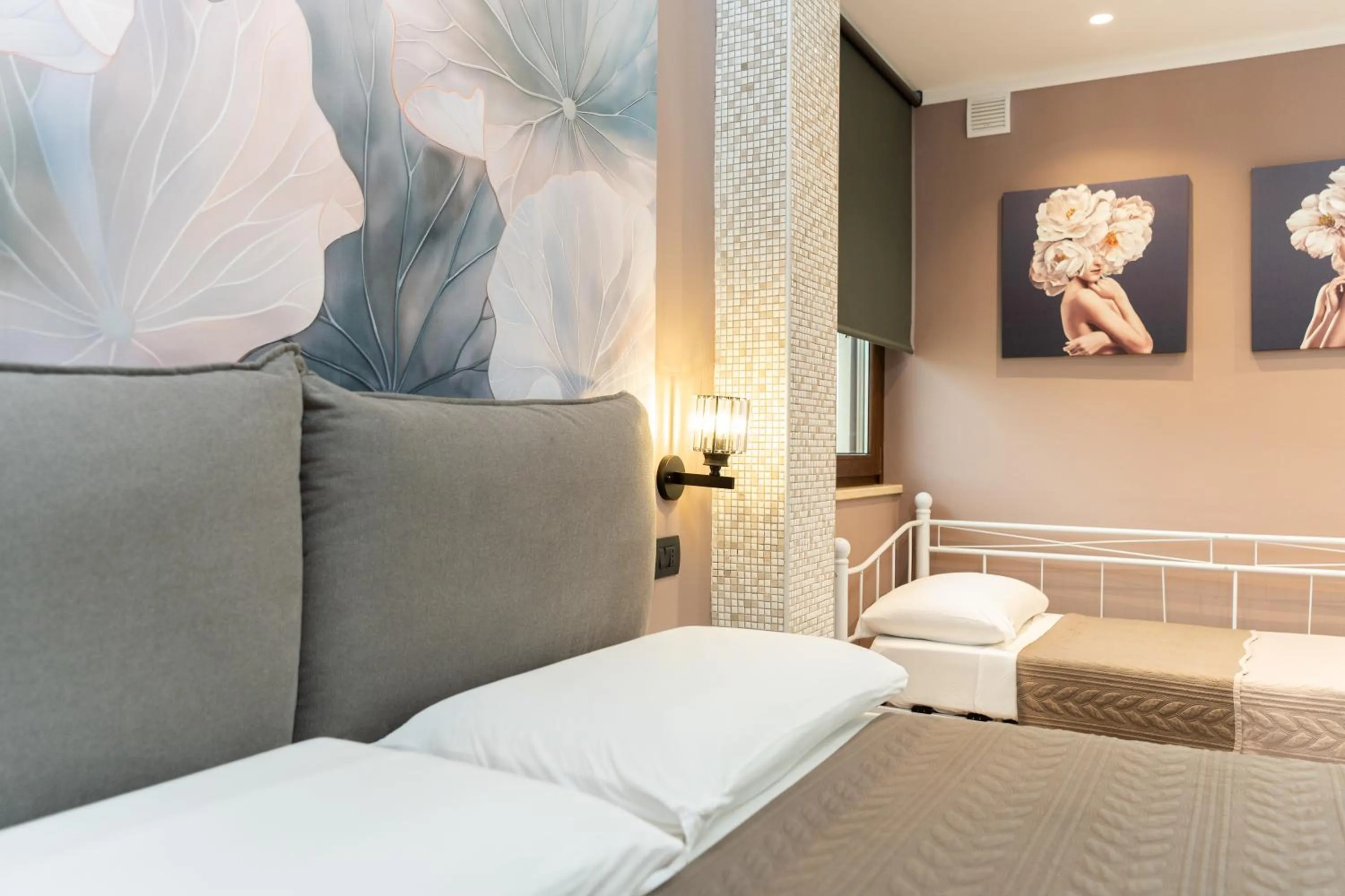 Bed in B&B Golden House & spa