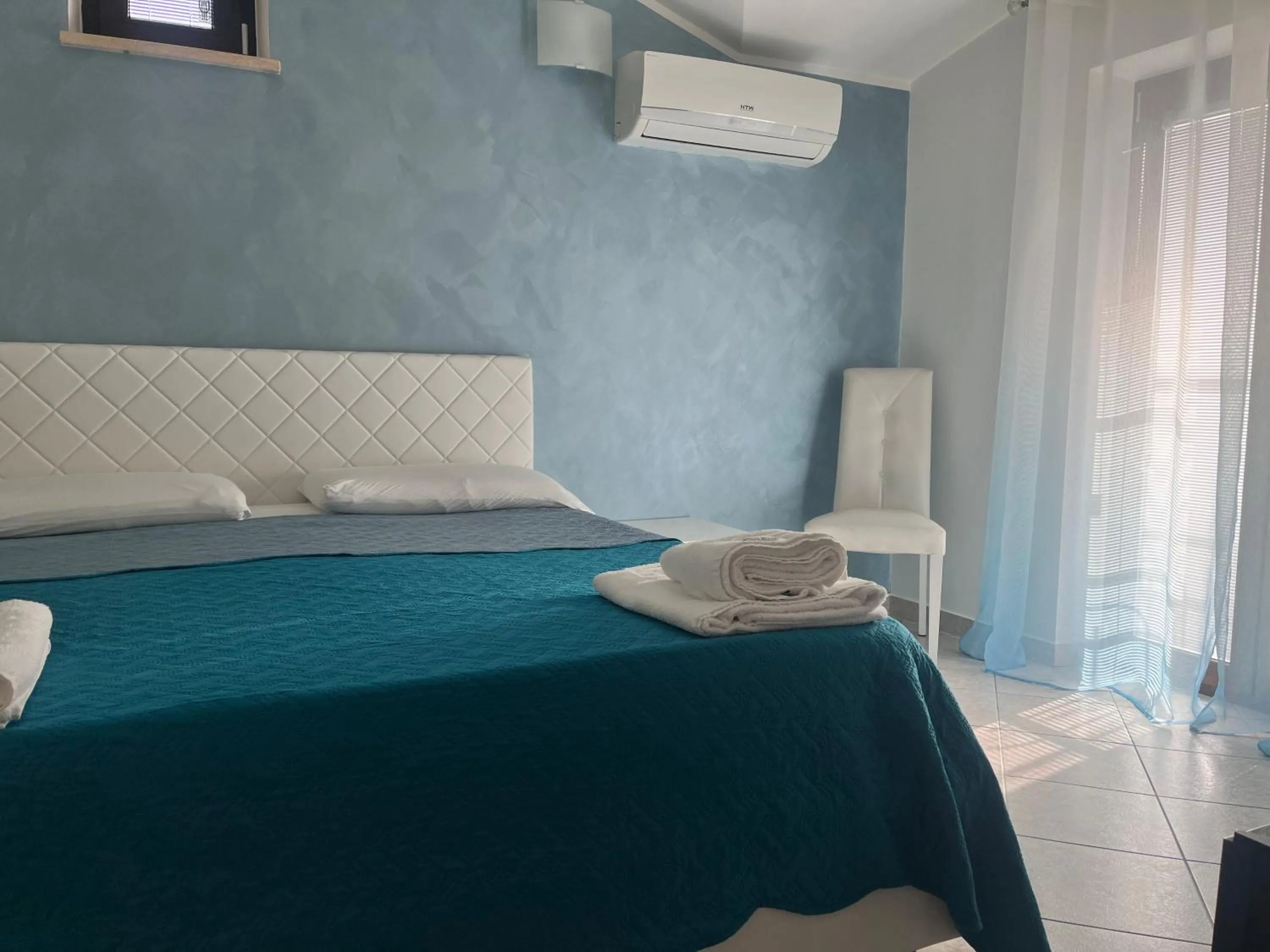 Bed in B&B Golden House & spa