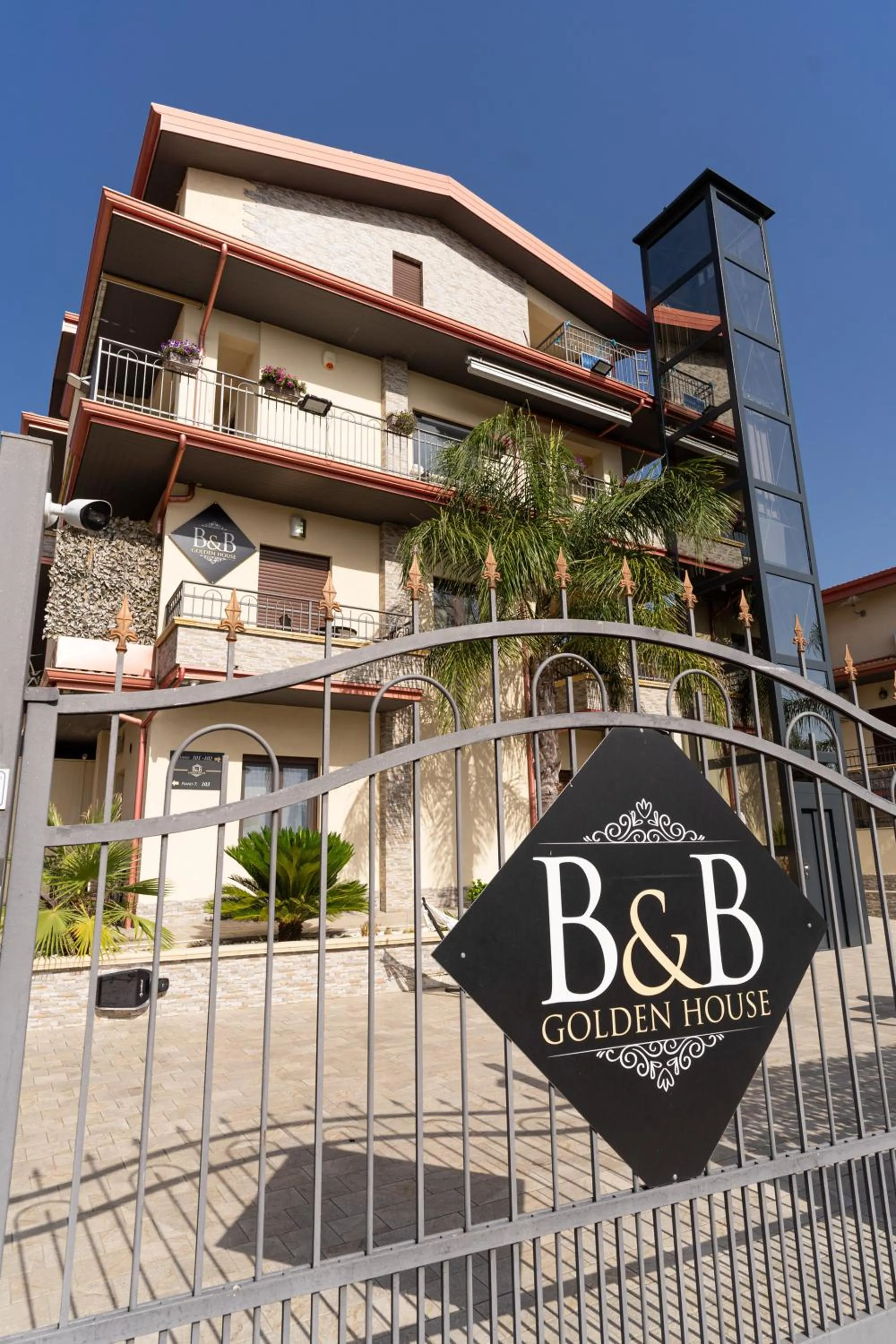 B&B Golden House & spa