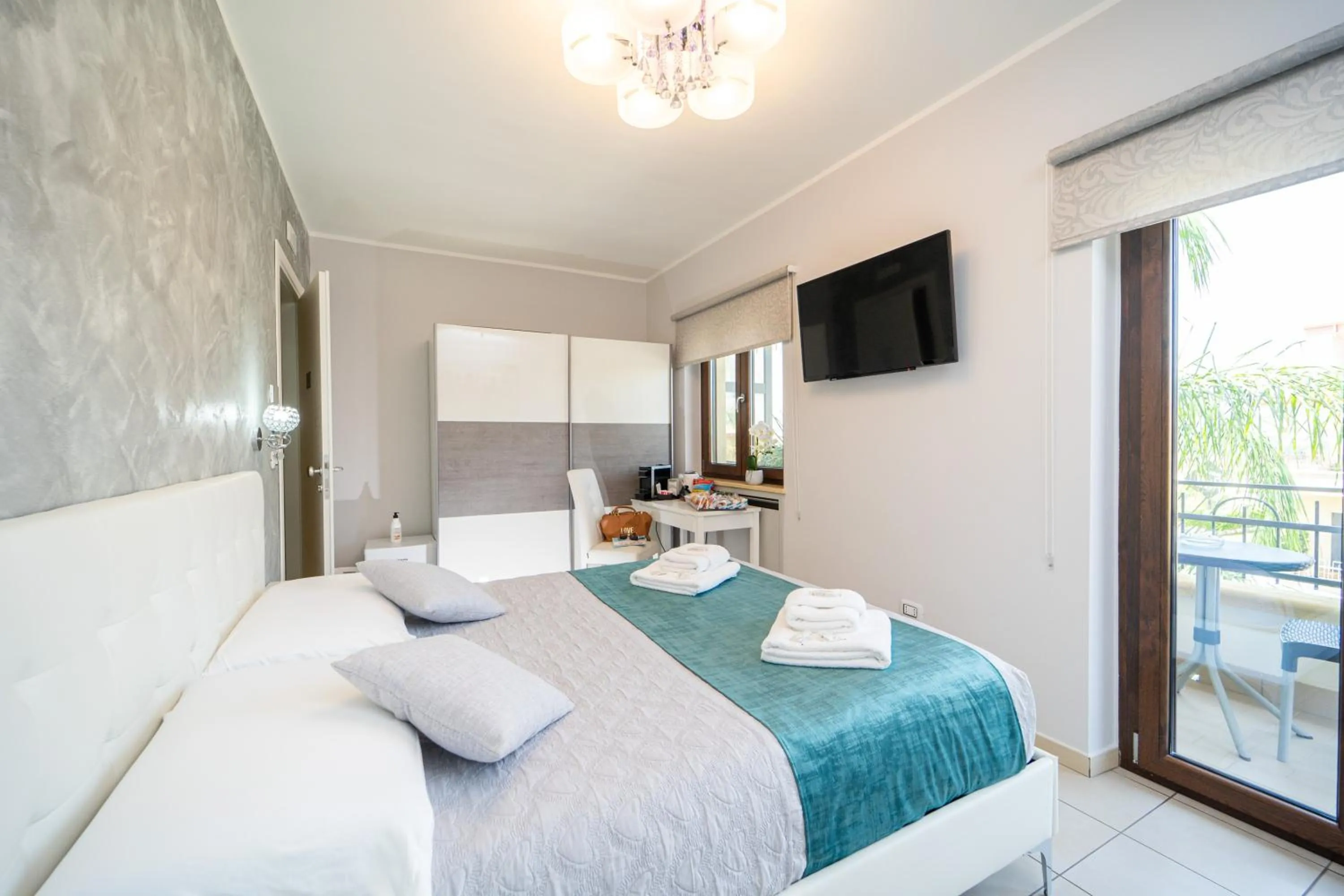 Bed in B&B Golden House & spa