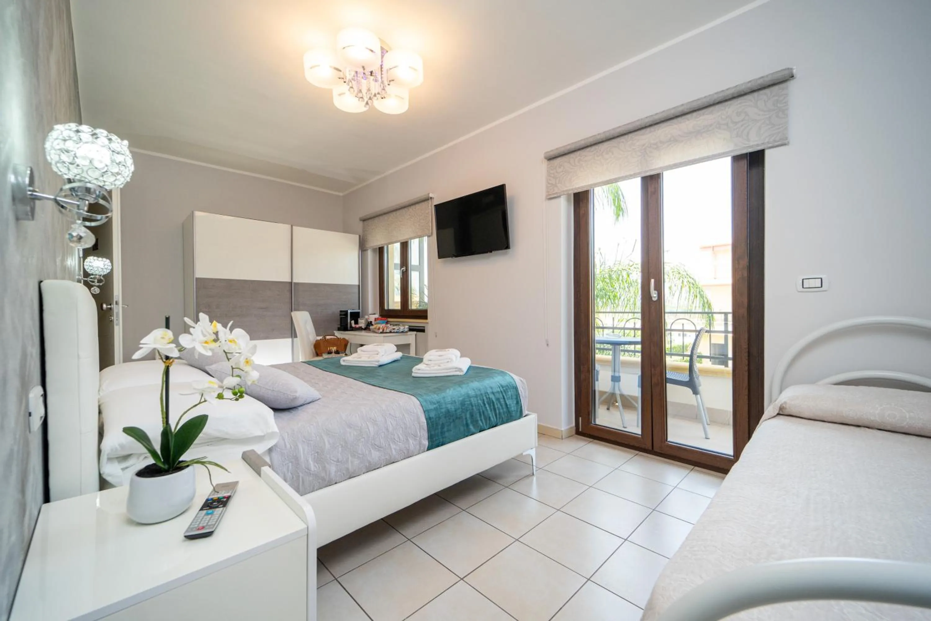 Bed in B&B Golden House & spa