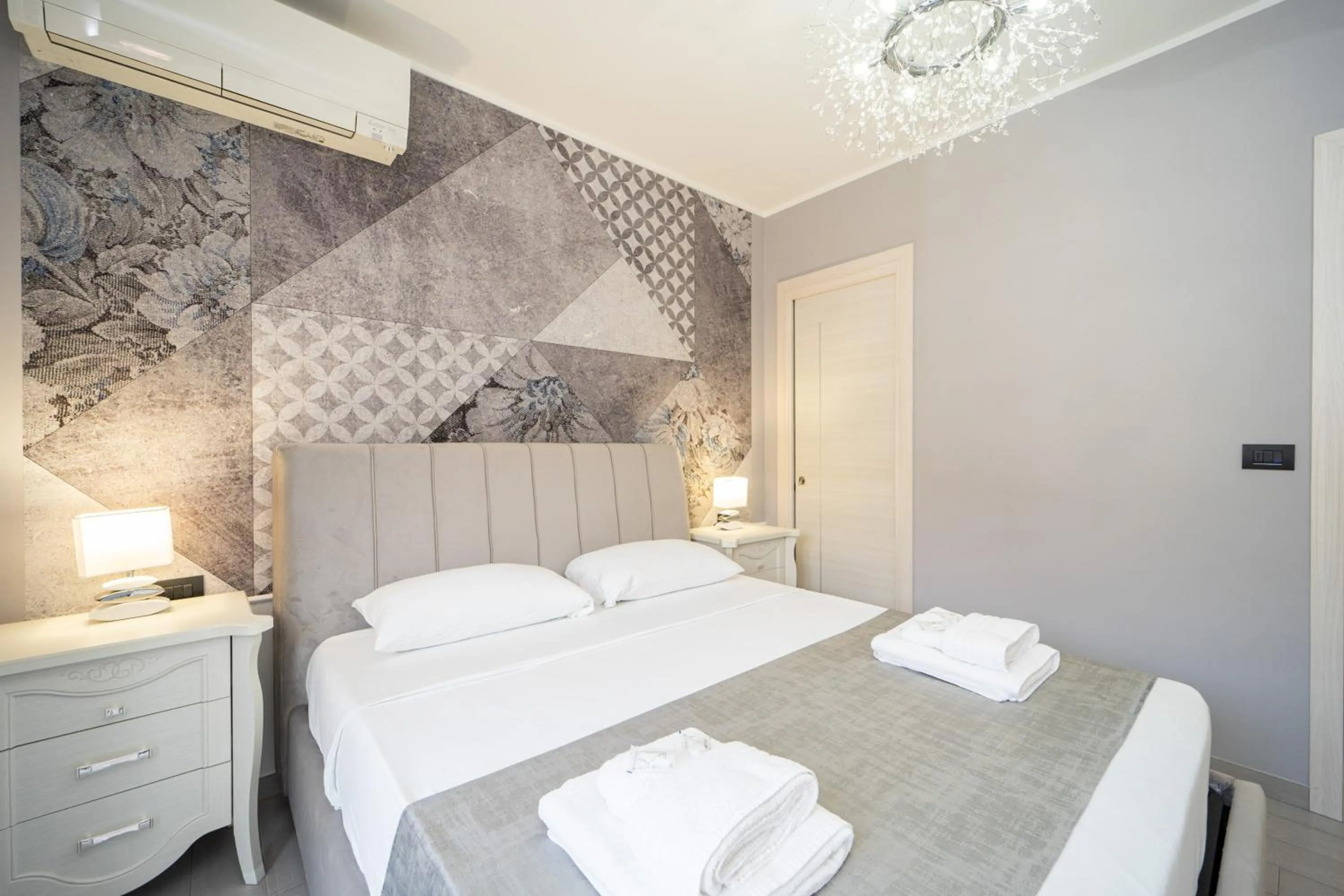 Bed in B&B Golden House & spa