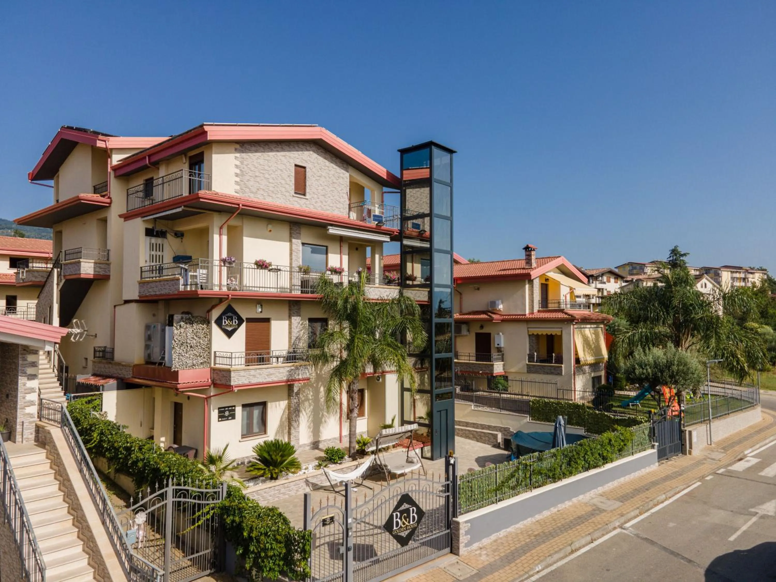 B&B Golden House & spa