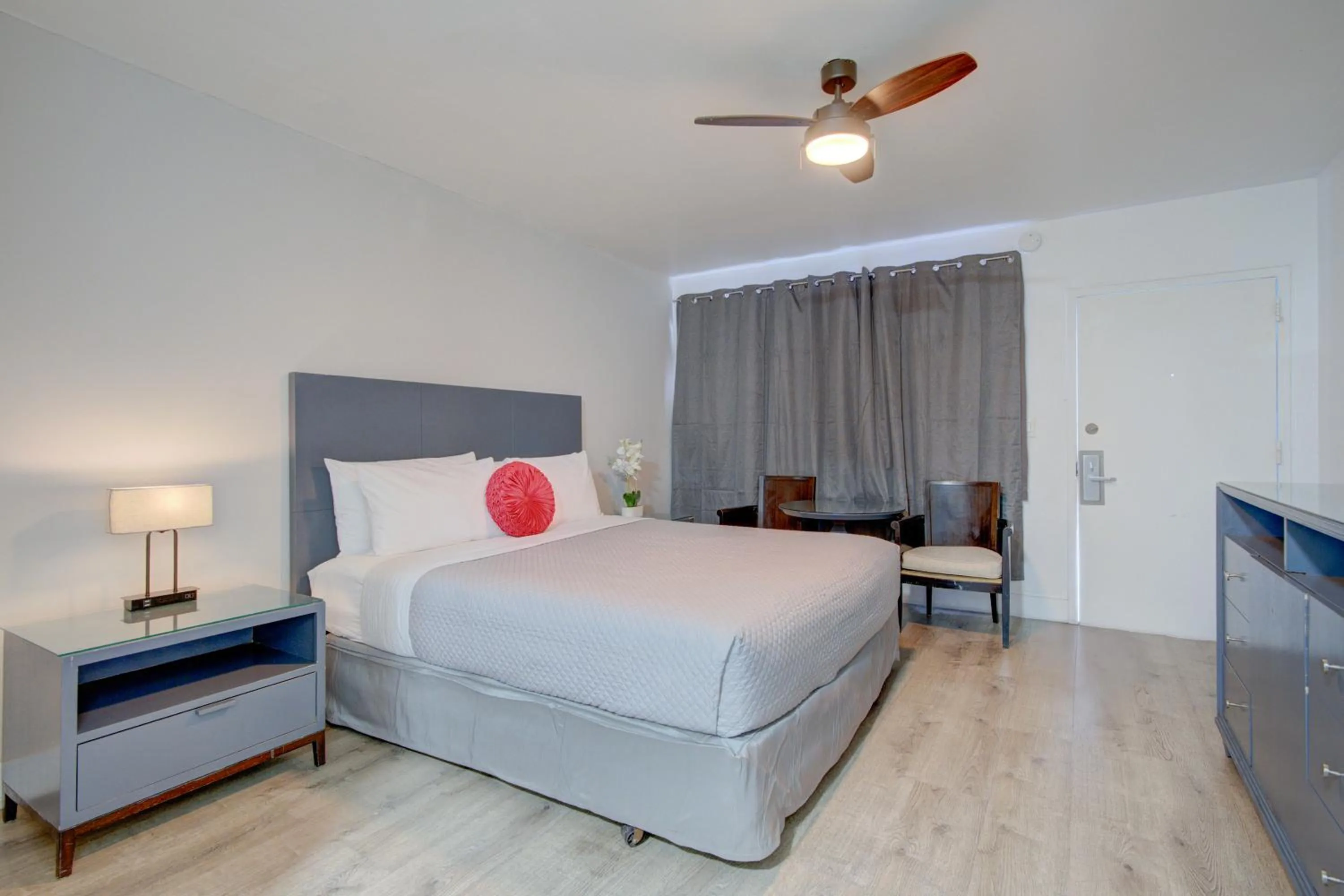 Bedroom, Bed in Leeward Motel By Capital O North Miami Beachside