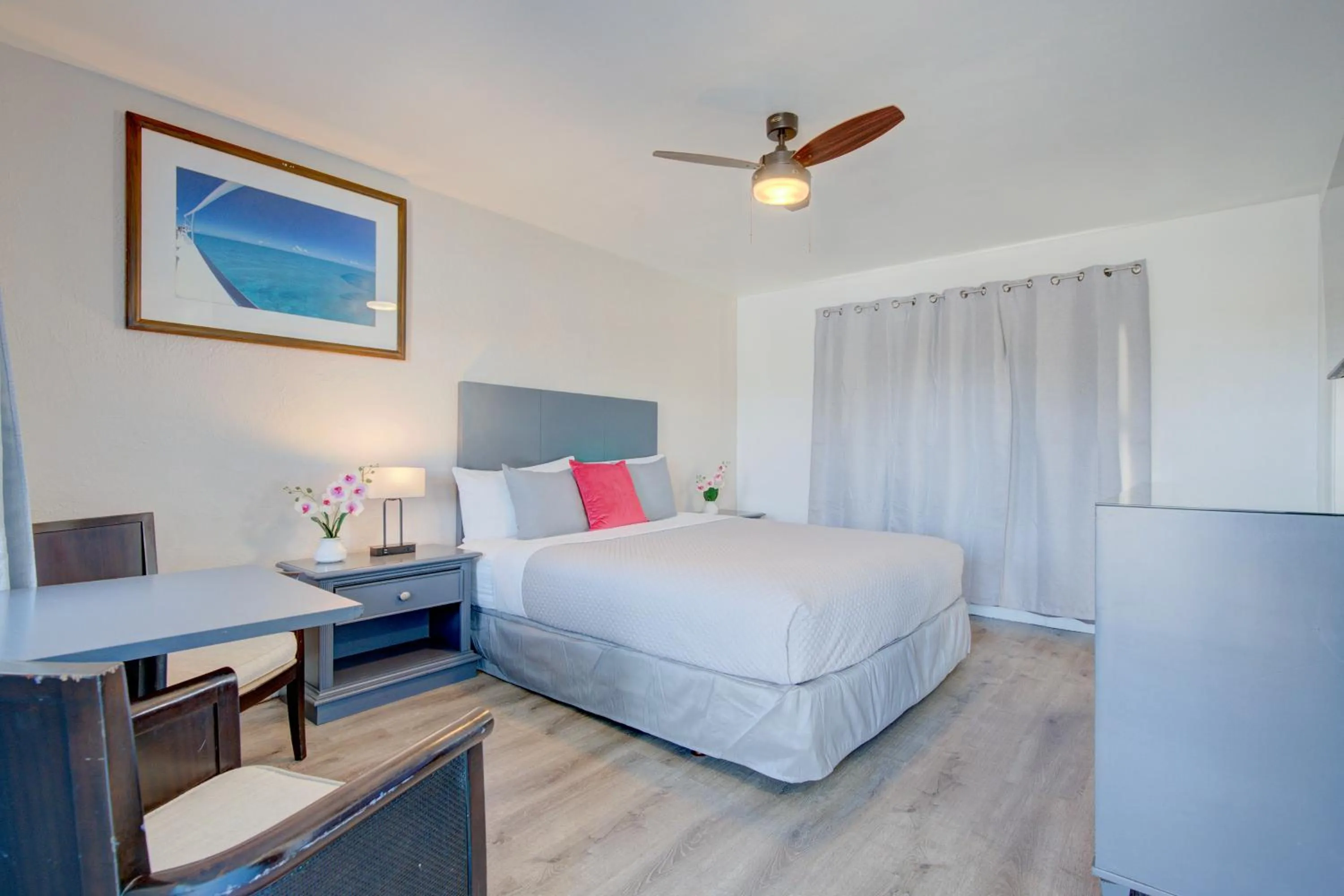 Bedroom, Bed in Leeward Motel By Capital O North Miami Beachside