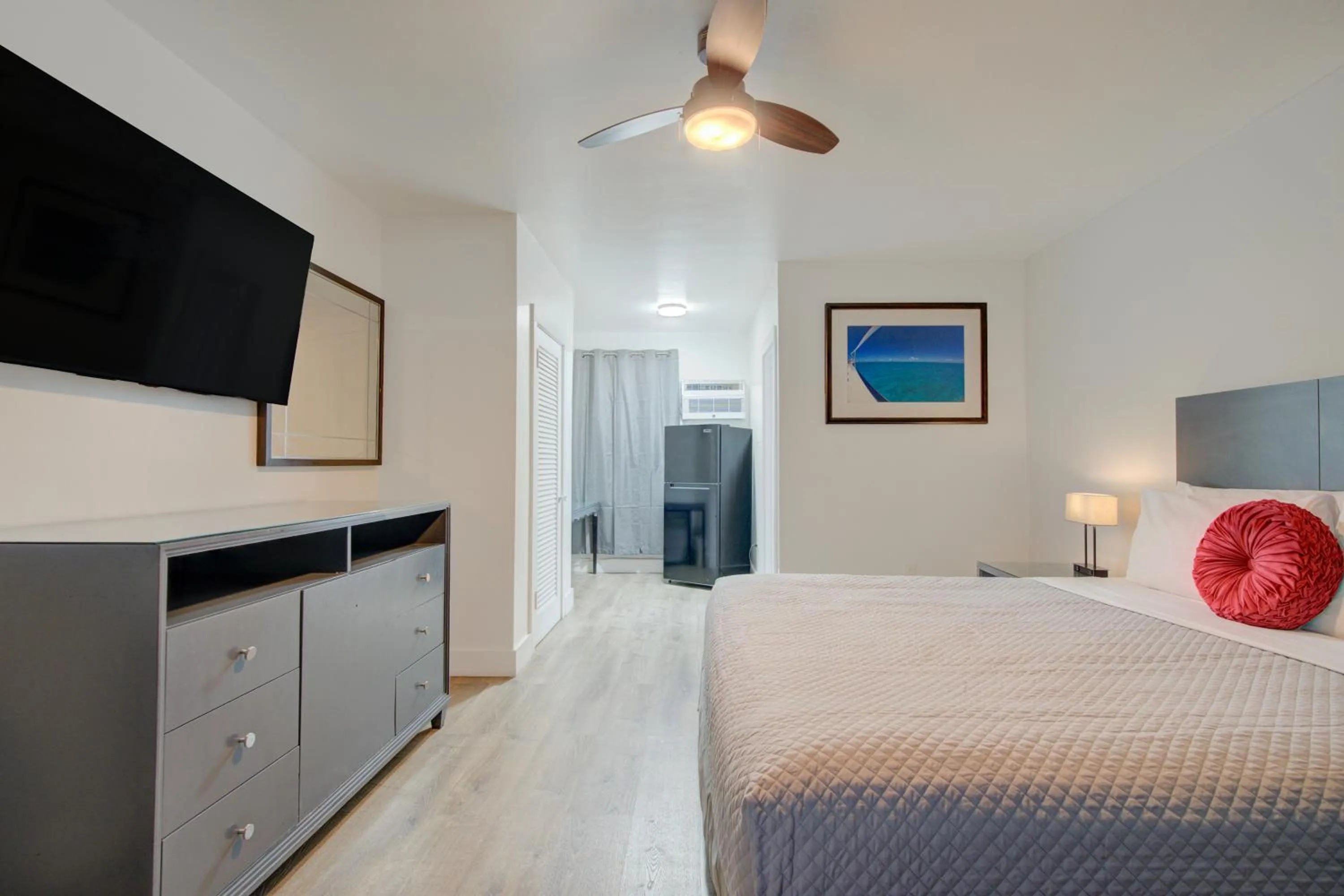 Bedroom, Bed in Leeward Motel By Capital O North Miami Beachside