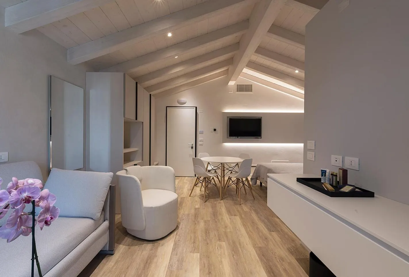 Photo of the whole room in Viola Relais