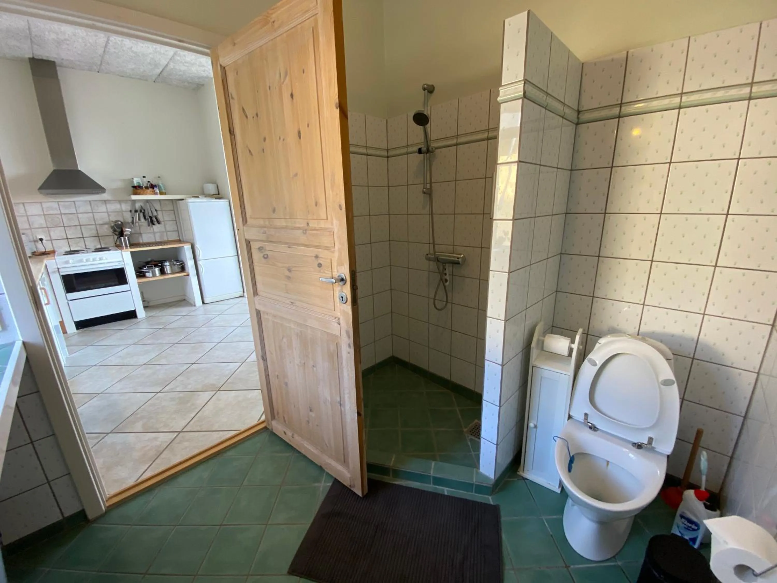 Shower in Skærven Beachfront Apartments and Cottage