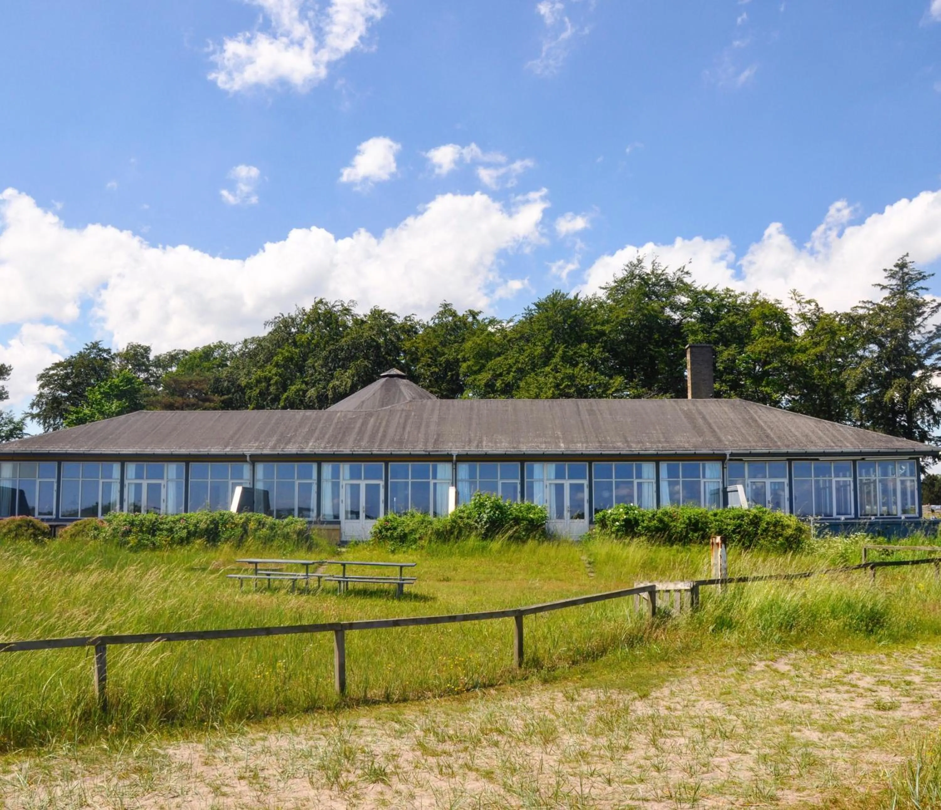 Property building in Skærven Beachfront Apartments and Cottage