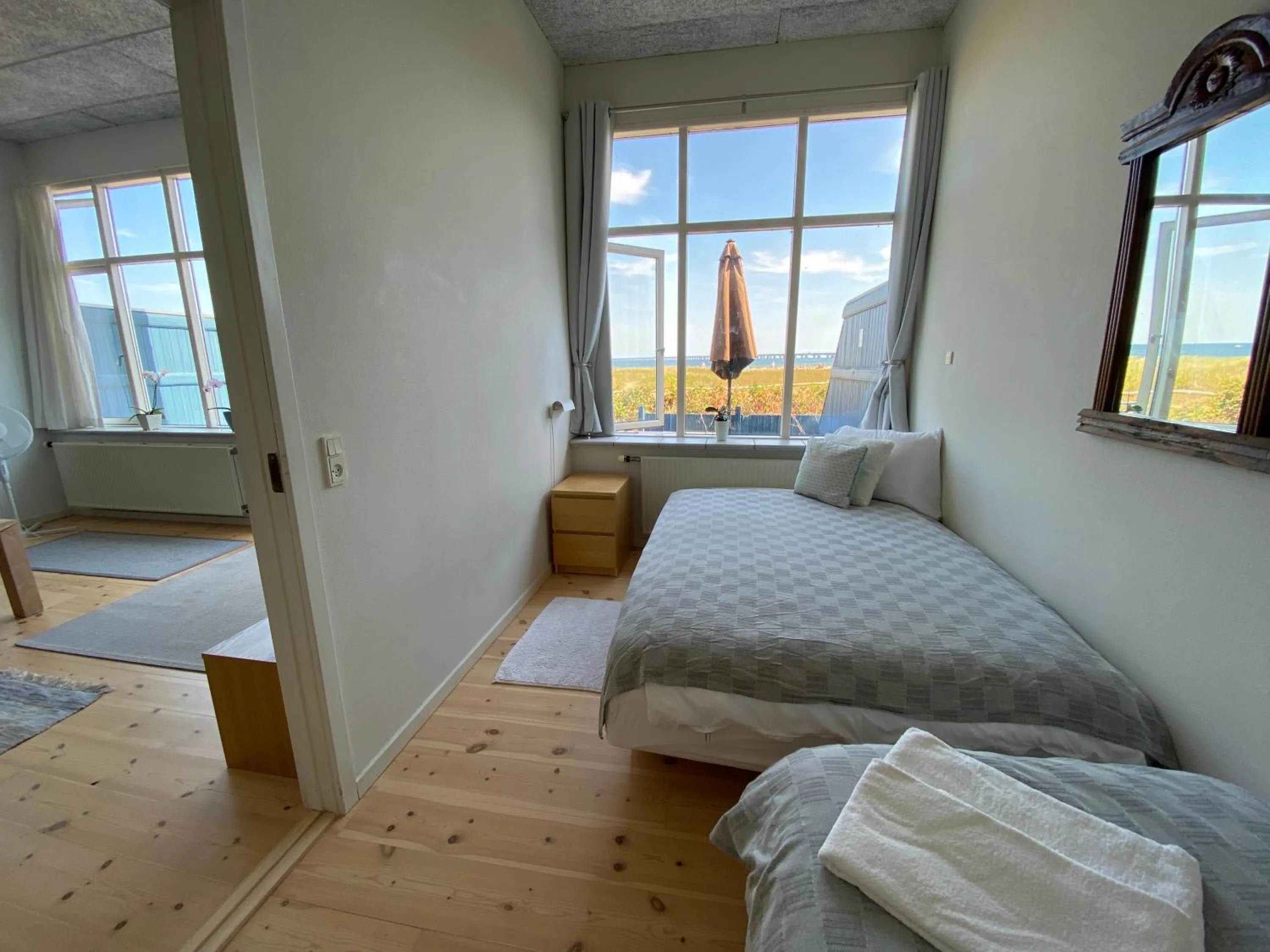 Photo of the whole room, Bed in Skærven Beachfront Apartments and Cottage