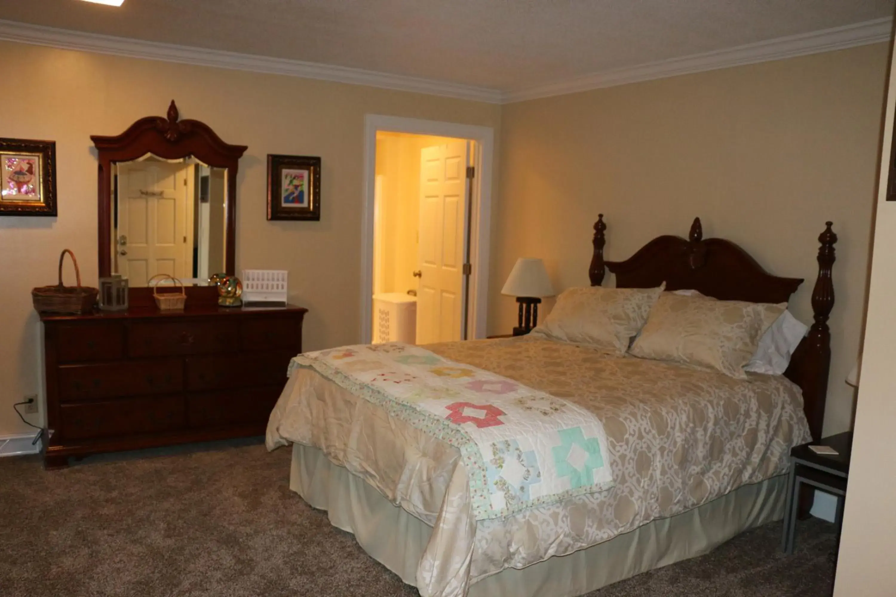 Bed in Cedar Grove Inn Bed in Cedar Grove Inn