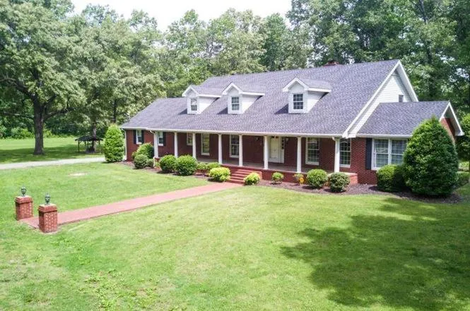 Property building in Cedar Grove Inn