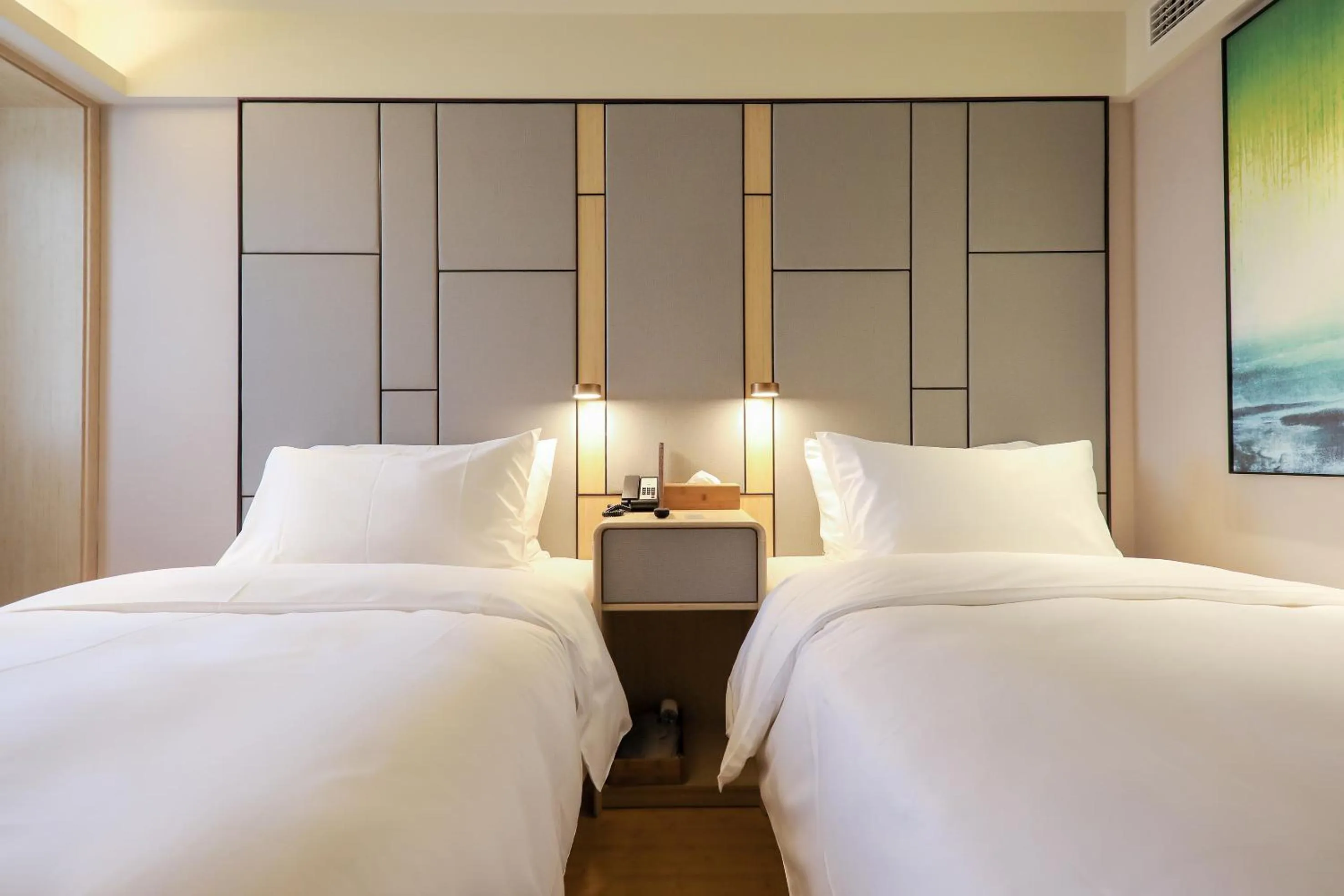 Bed in Ji Hotel (Shanghai The Bund Sichuan Middle Road)