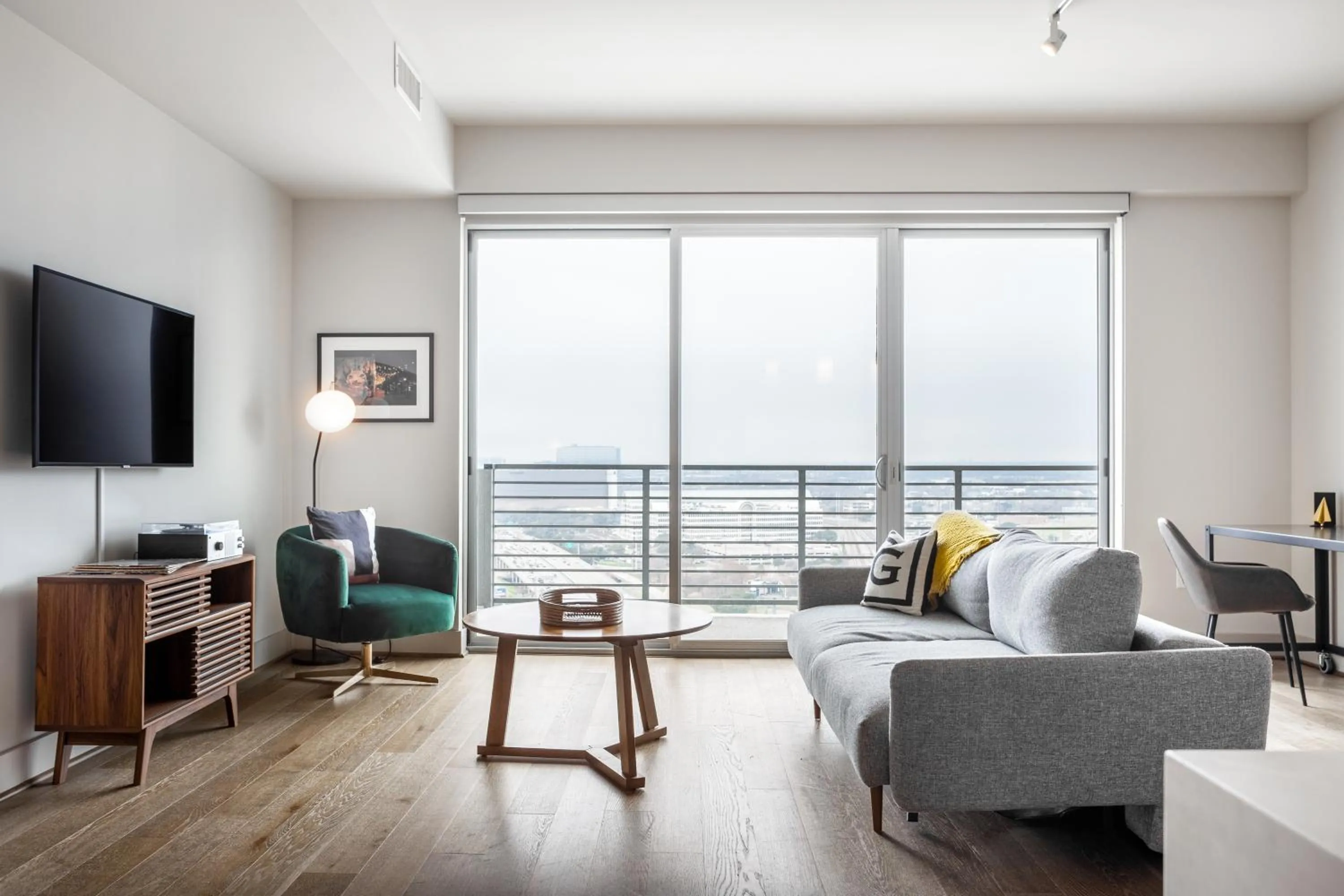 Living room in Locale Victory Park - Dallas