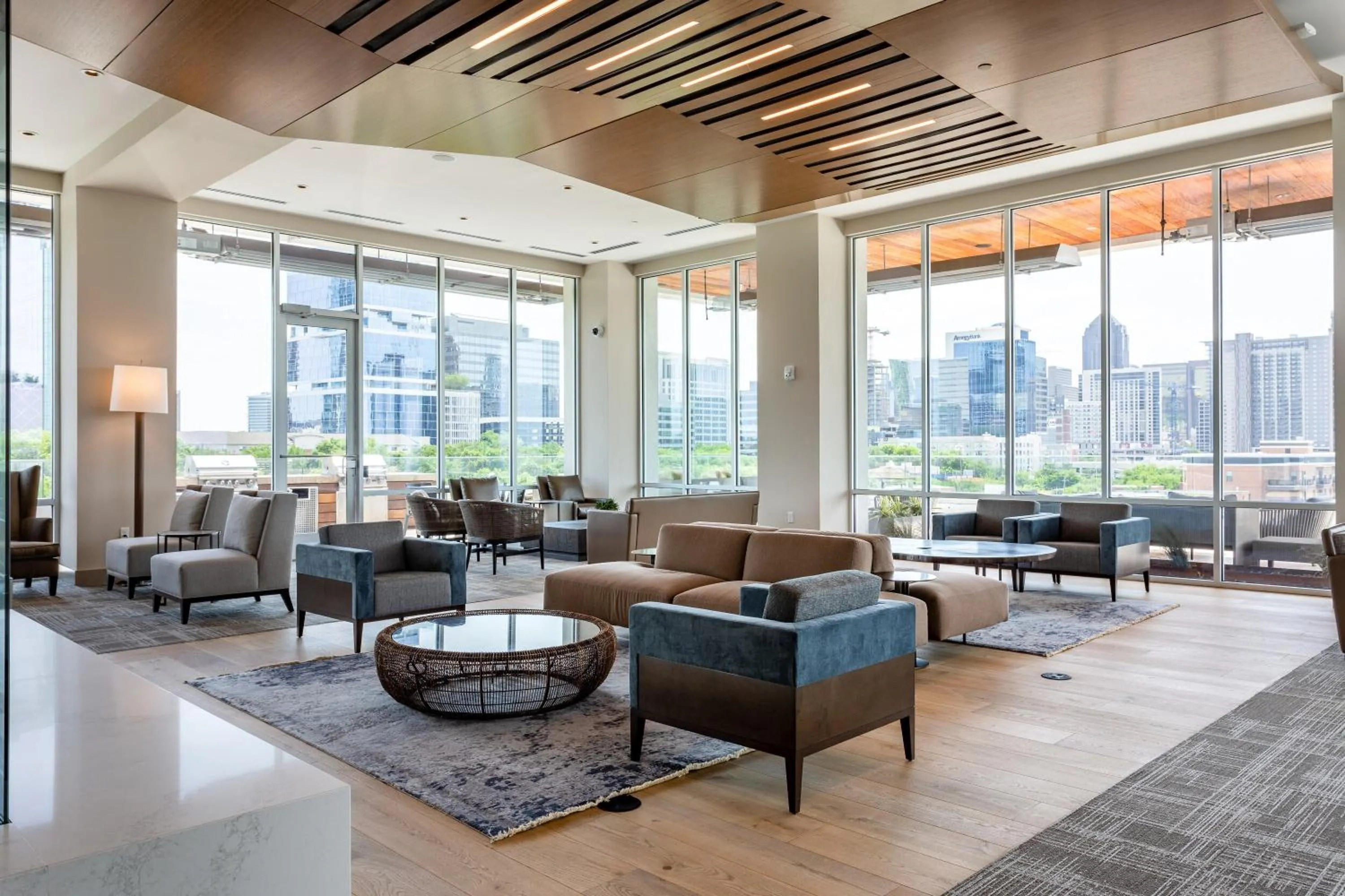 Lounge or bar in Locale Victory Park - Dallas