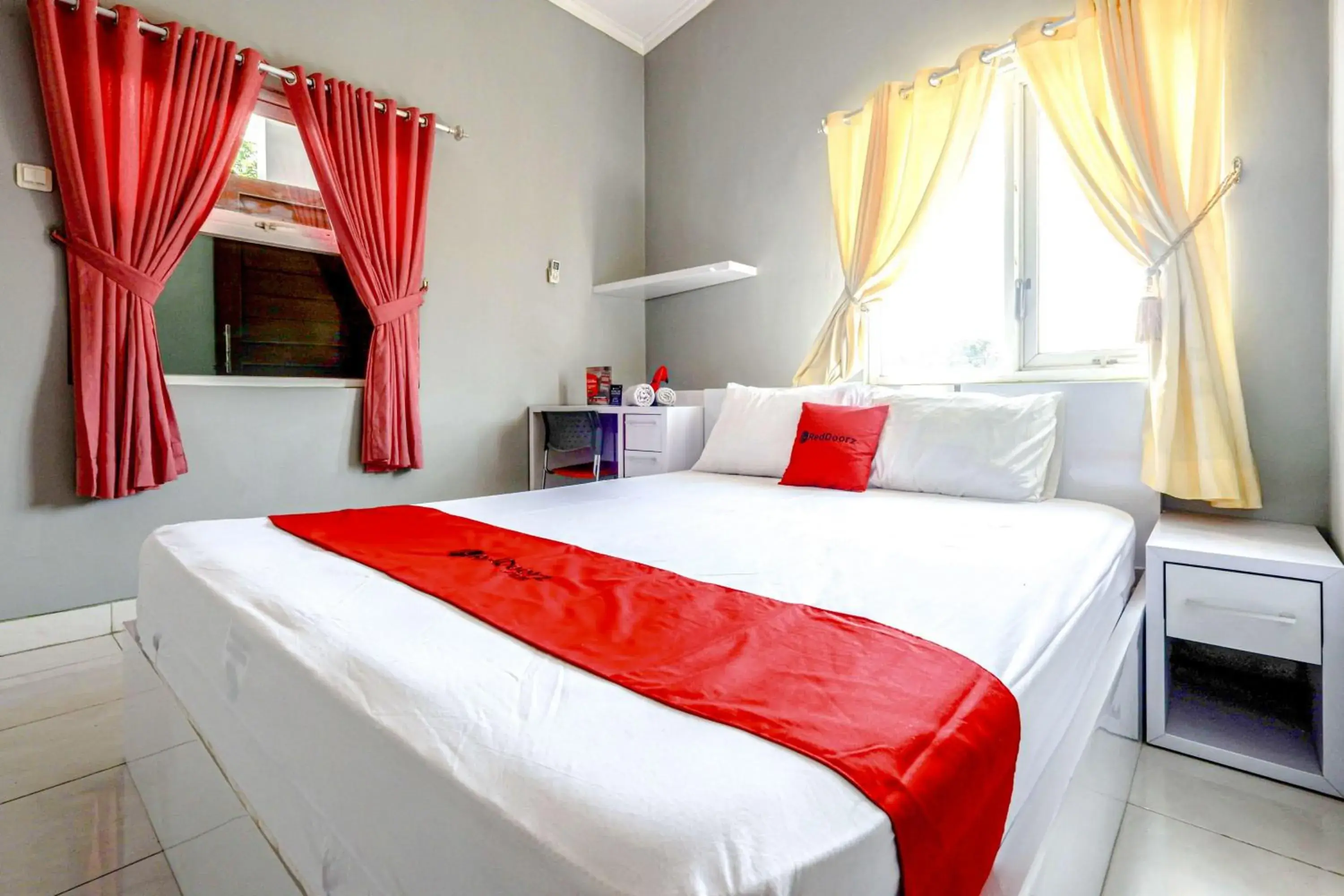 Bedroom, Bed in RedDoorz near Solo Square 3 Bedroom, Bed in RedDoorz near Solo Square 3