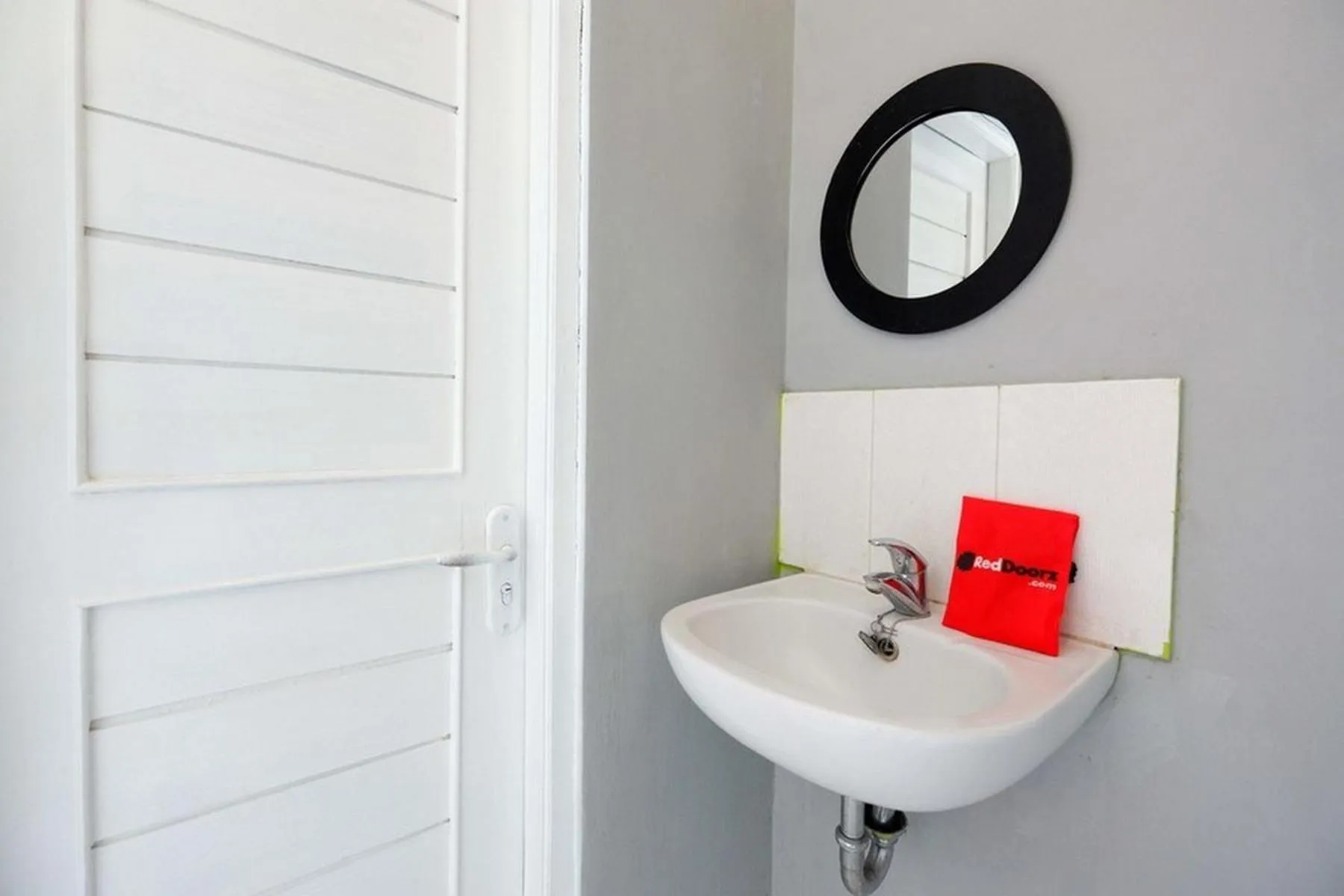 Bathroom in RedDoorz near Solo Square 3