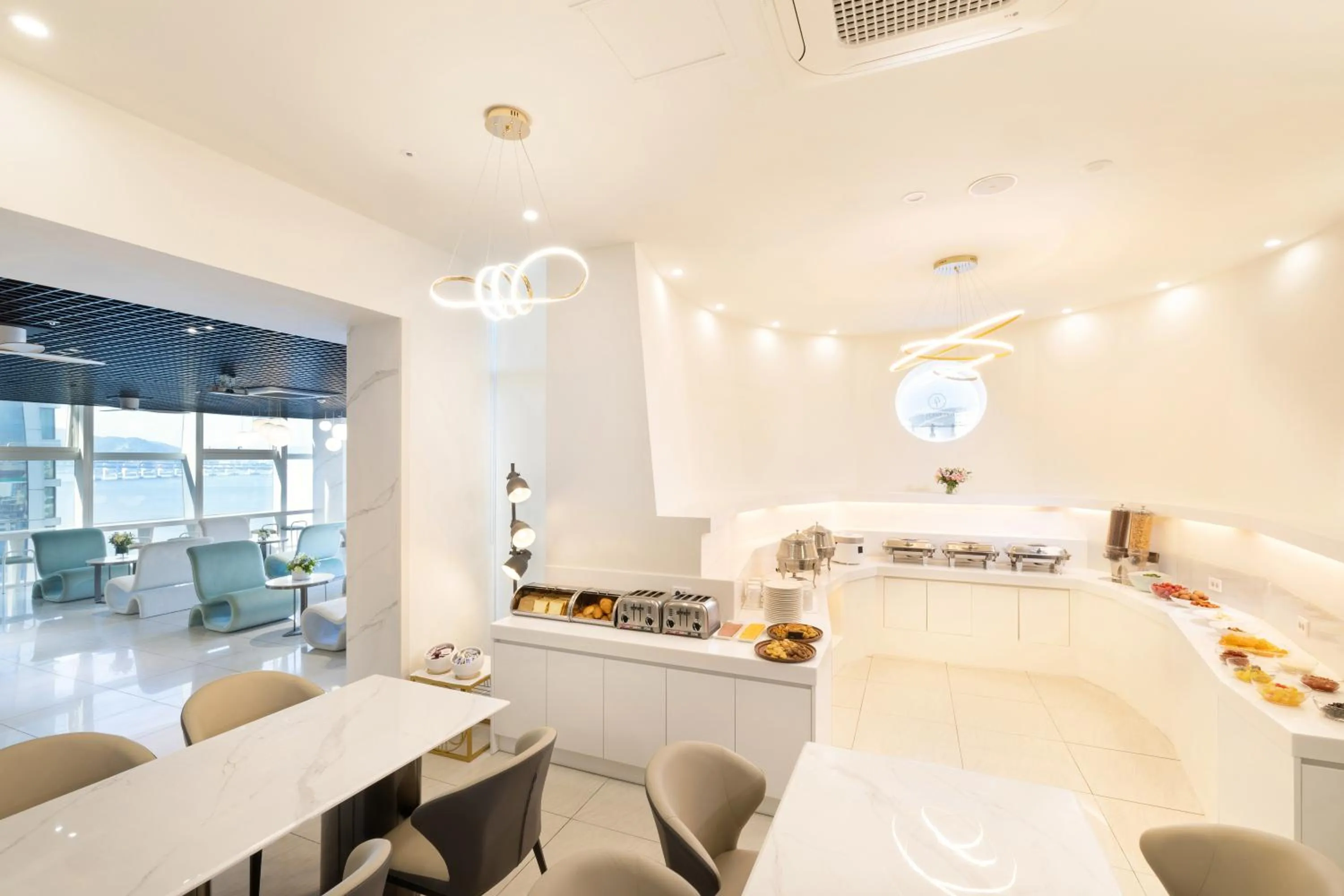 Bed in Ocean The Point Hotel Busan