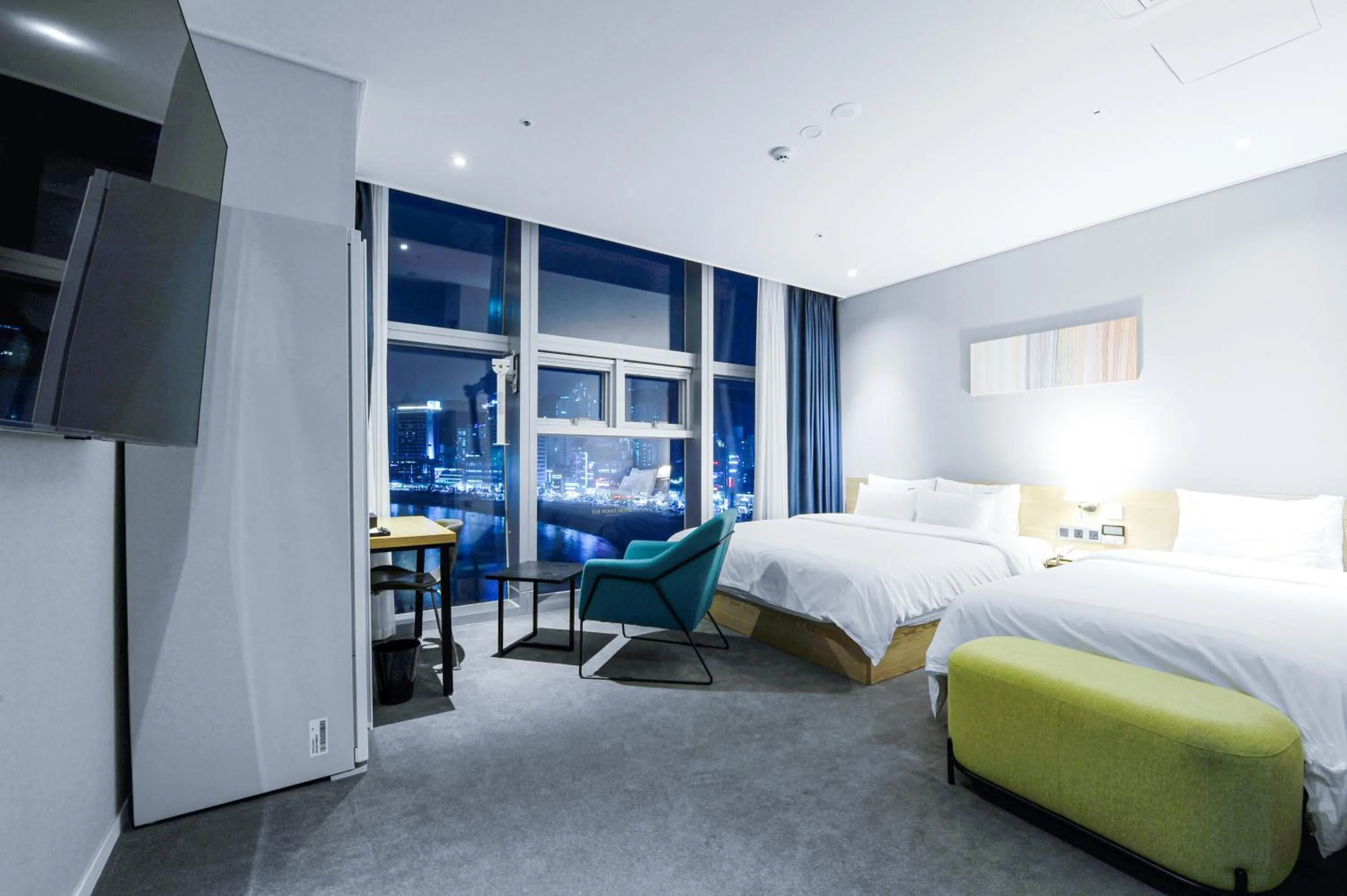 Bed in Ocean The Point Hotel Busan