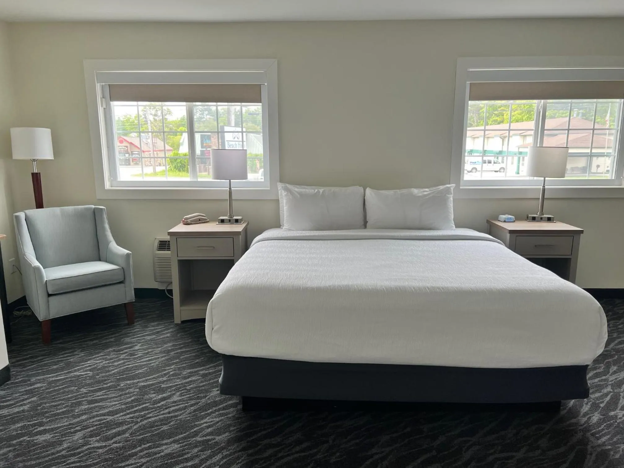 Non-View King in The Beach Haus - Traverse City