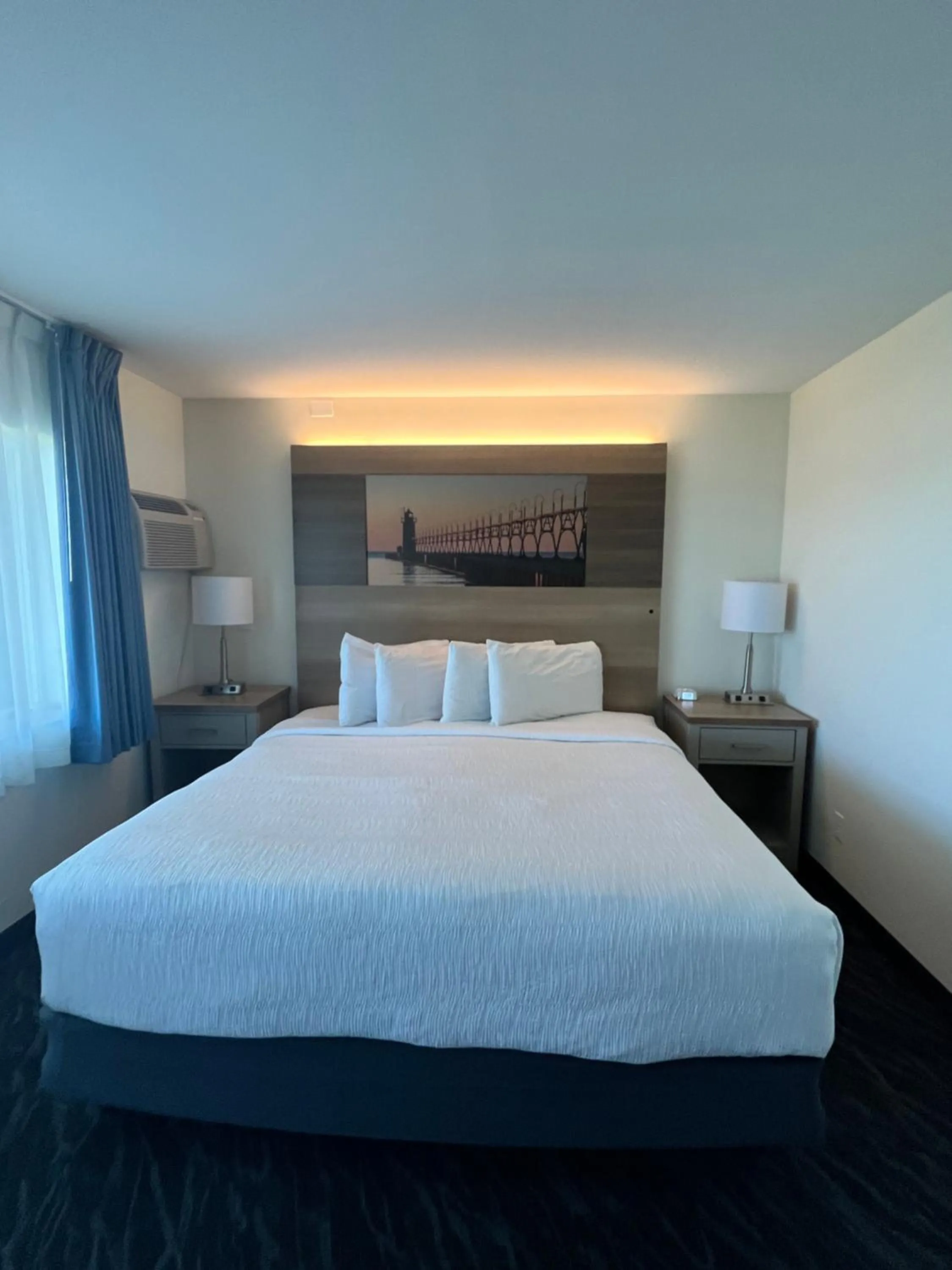 Beach View Veranda Studio Suite  in The Beach Haus - Traverse City