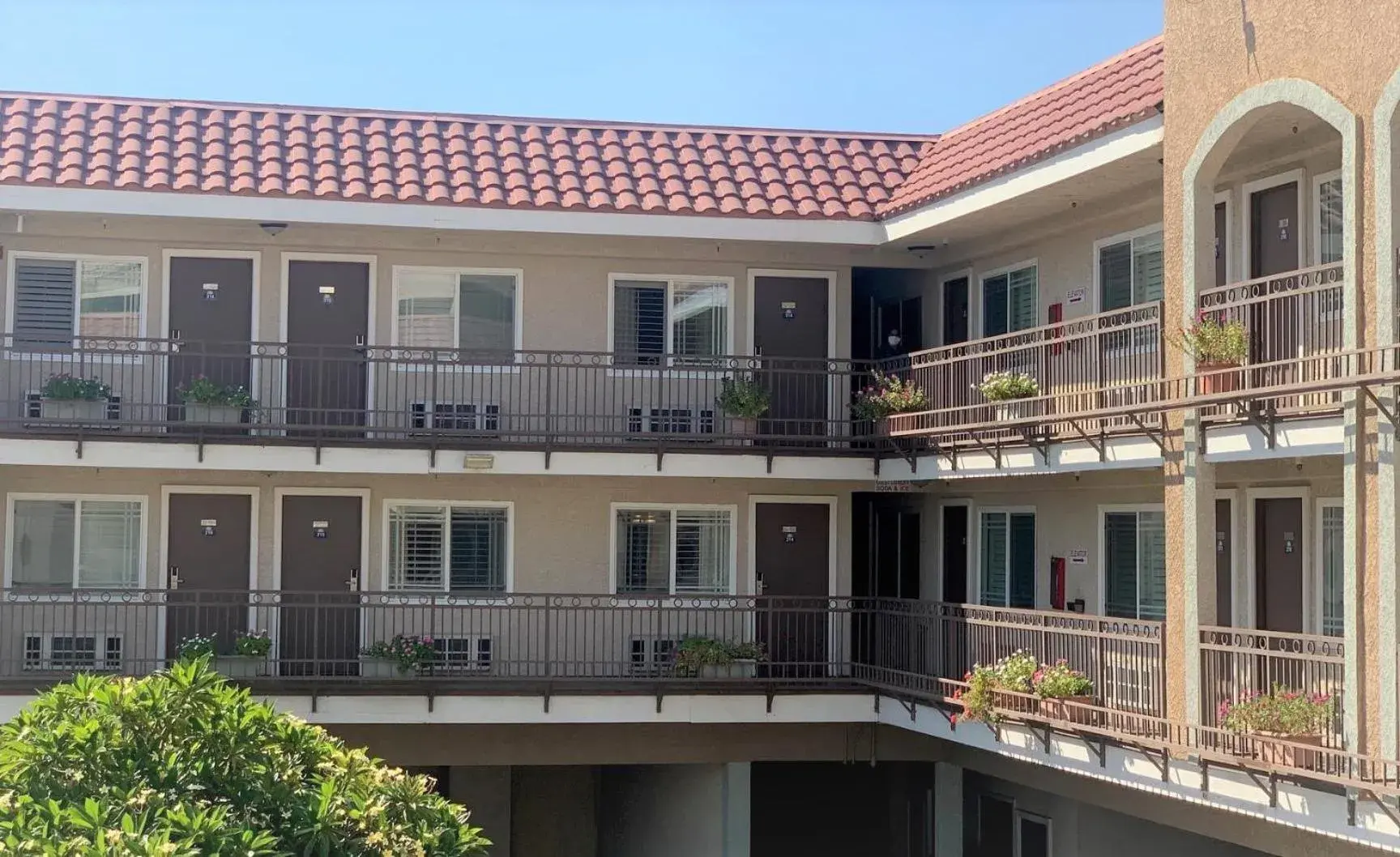 Property building in Days Inn by Wyndham Alhambra CA Property building in Days Inn by Wyndham Alhambra CA