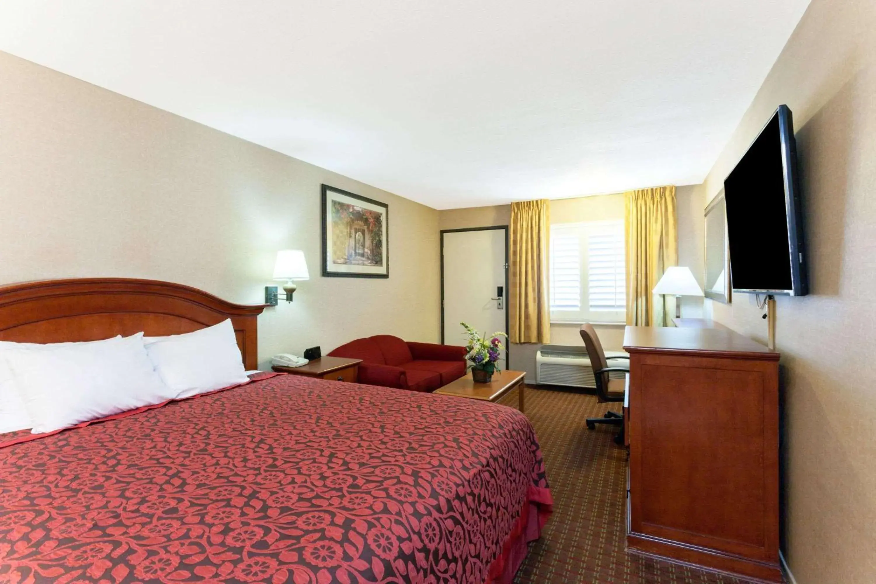 Photo of the whole room, Bed in Days Inn by Wyndham Alhambra CA Photo of the whole room, Bed in Days Inn by Wyndham Alhambra CA