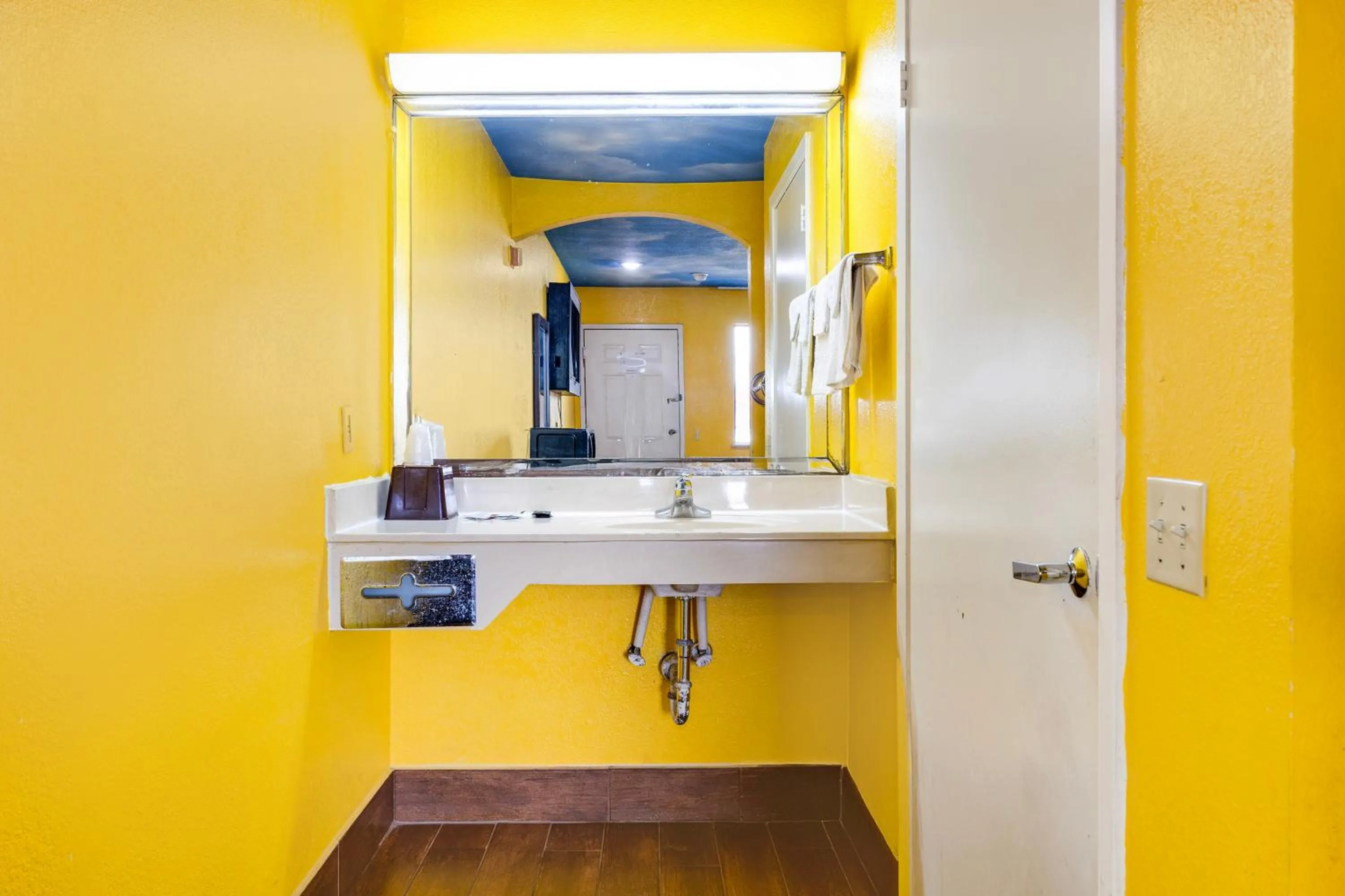 Bathroom in Hotel O Luxury Inn Channelview Baytown I-10