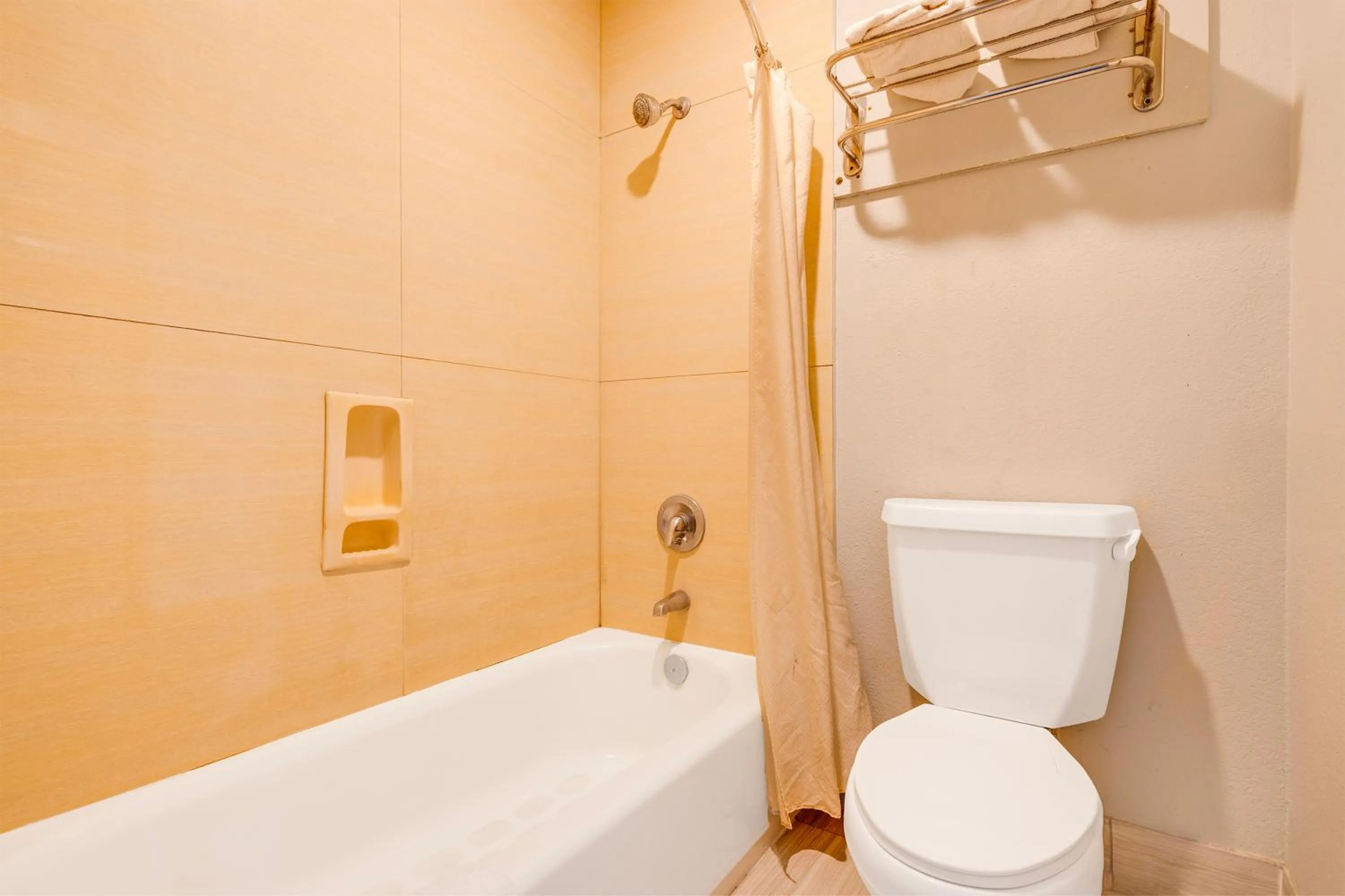 Bathroom in Hotel O Luxury Inn Channelview Baytown I-10