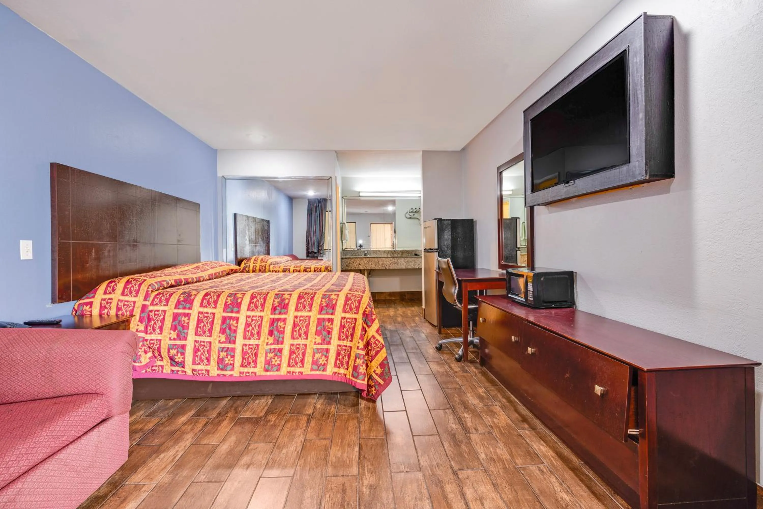 Bedroom, Bed in Hotel O Luxury Inn Channelview Baytown I-10