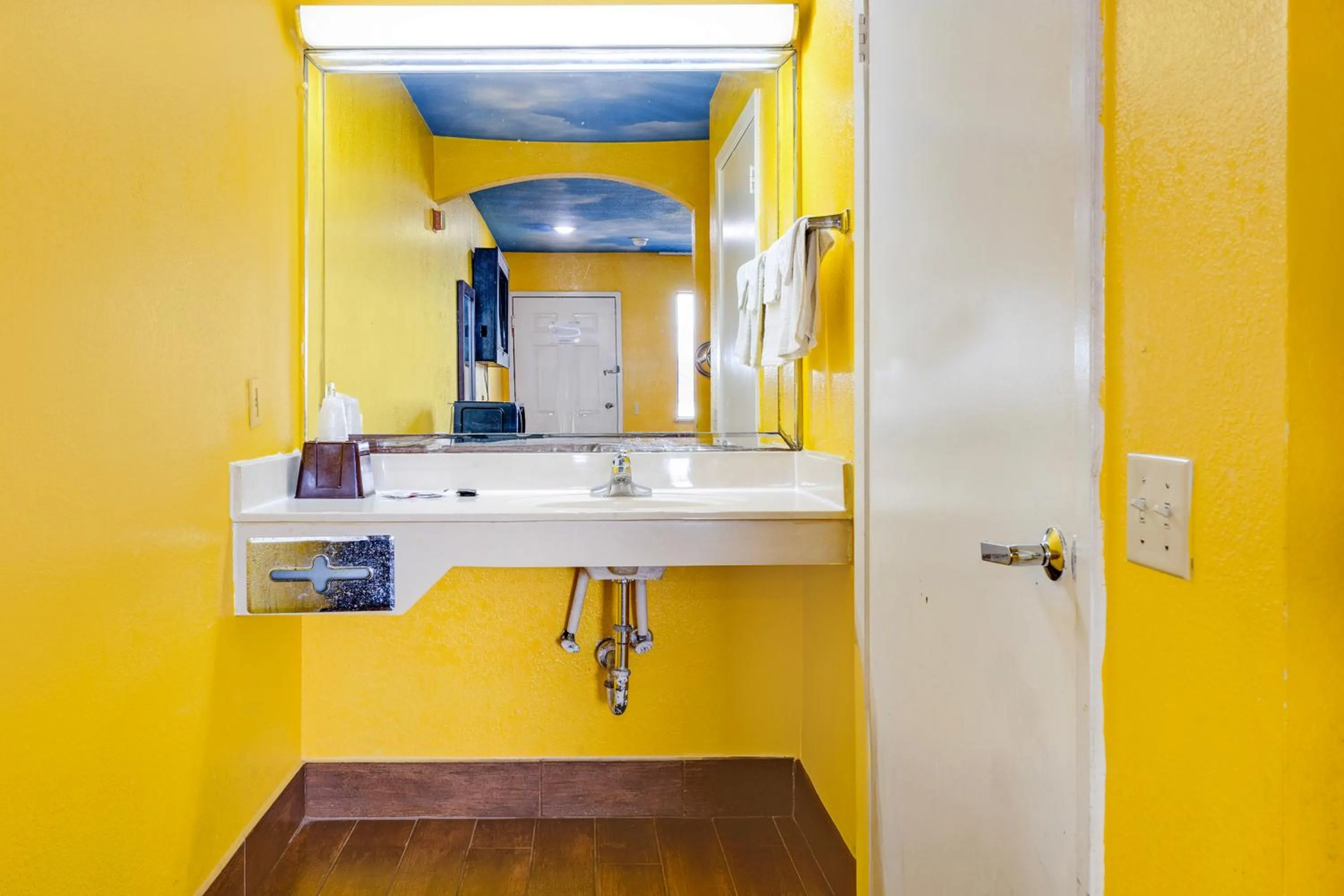 Bathroom in Hotel O Luxury Inn Channelview Baytown I-10