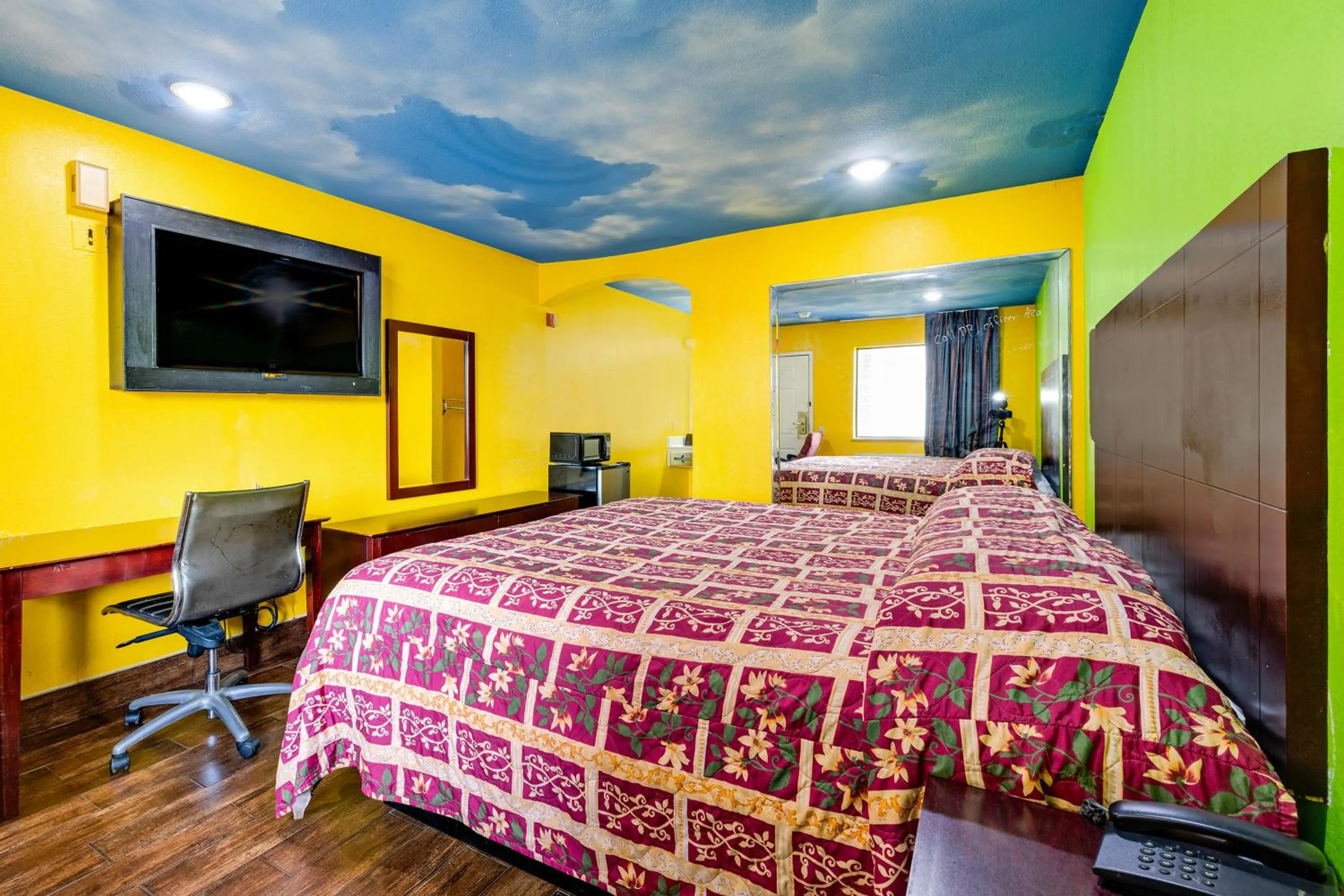 Bedroom, Bed in Hotel O Luxury Inn Channelview Baytown I-10