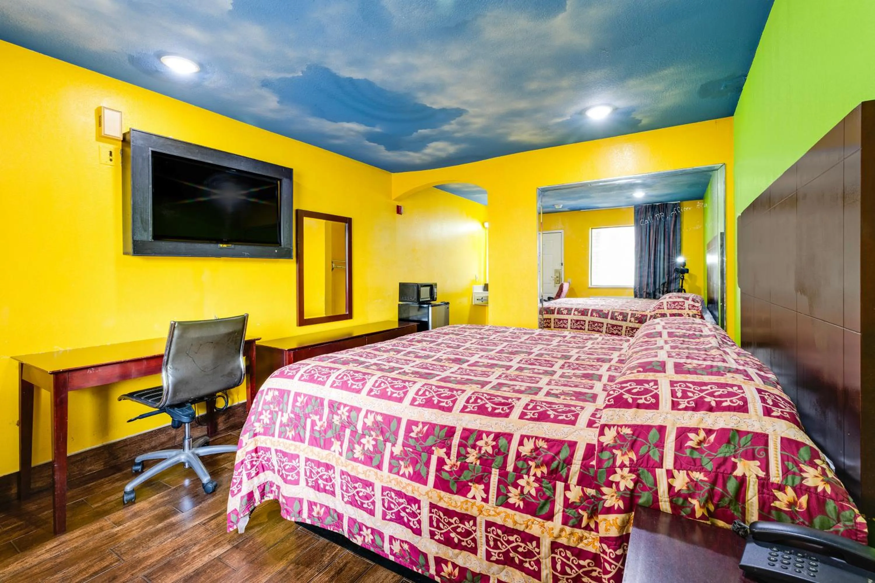 Bedroom, Bed in Hotel O Luxury Inn Channelview Baytown I-10