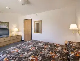 Suite with Spa Bath - single occupancy in Northwoods Inn and Suites Suite with Spa Bath - single occupancy in Northwoods Inn and Suites